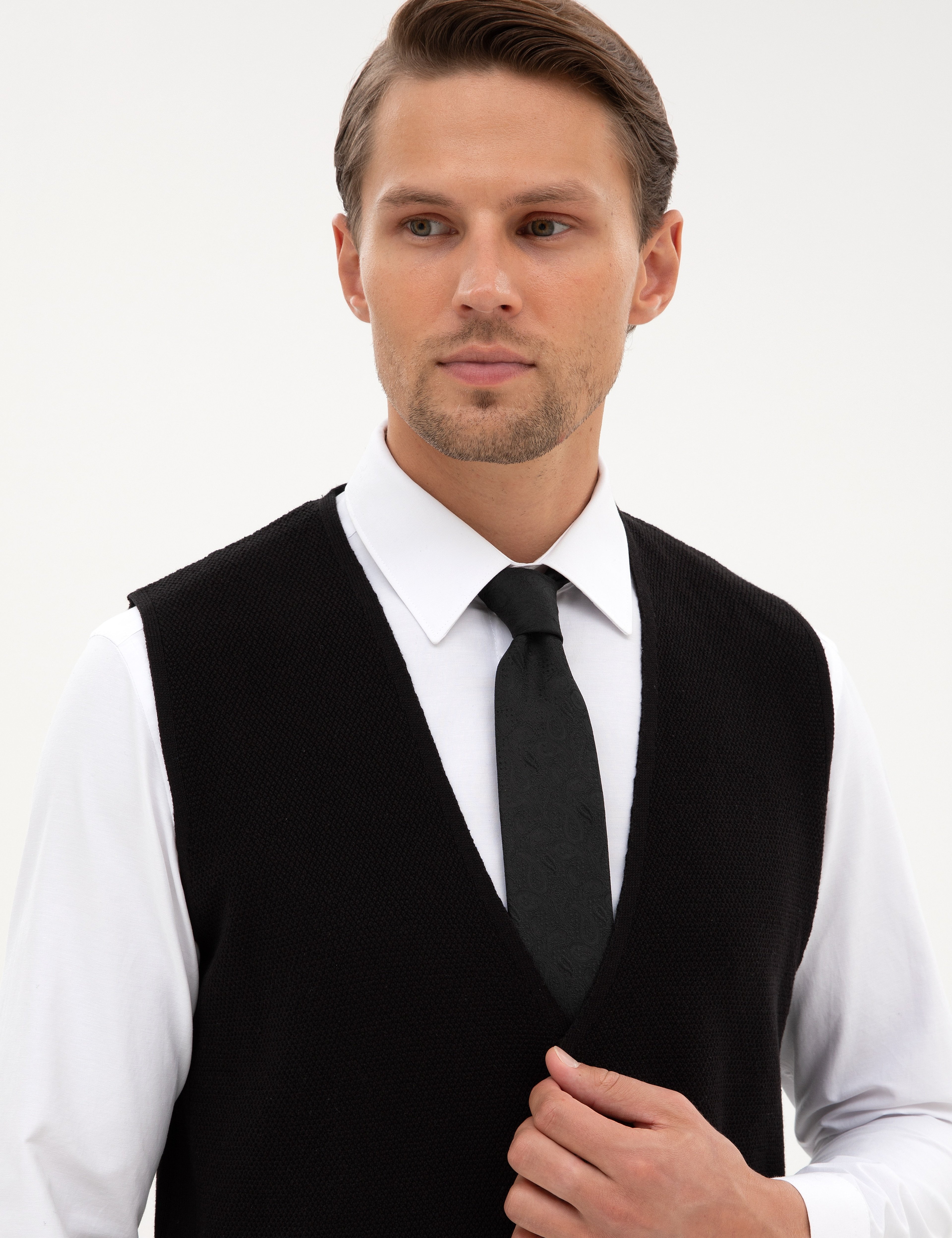 Siyah Slim Fit V Yaka Triko Yelek