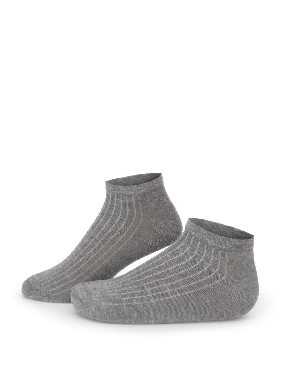 Gri Çorap