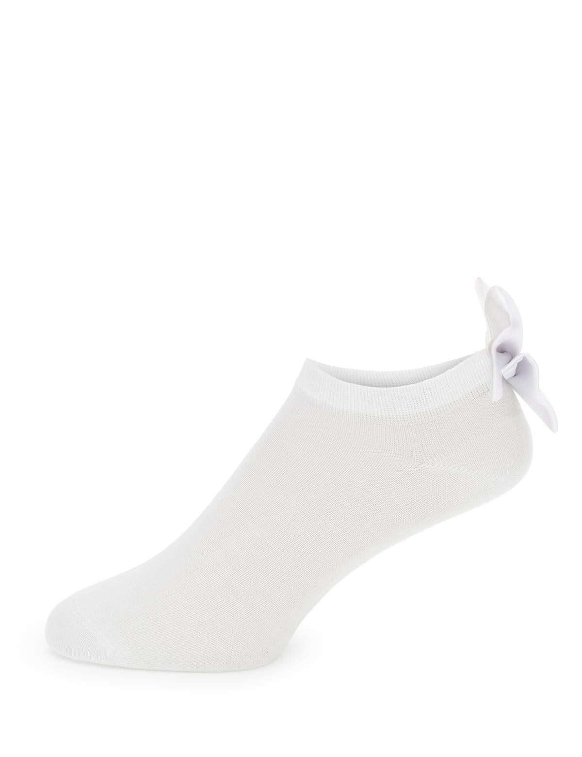 Kadın Beyaz Kurdela Detaylı Çorap