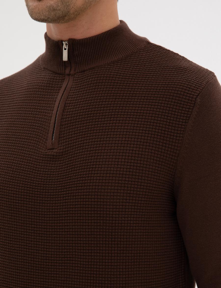 Kahverengi Slim Fit Dik Yaka Fermuarlı Triko Kazak