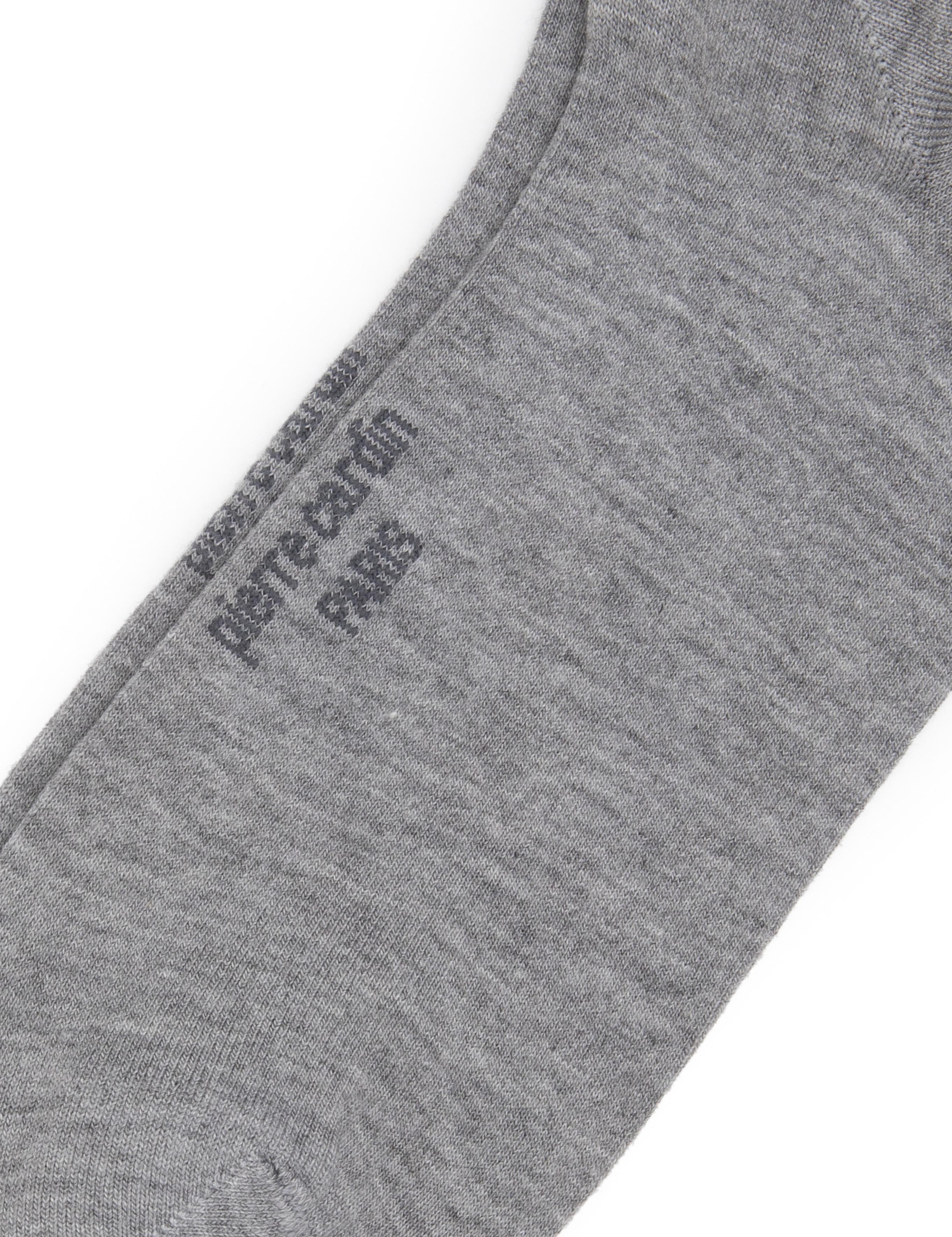 Gri Çorap