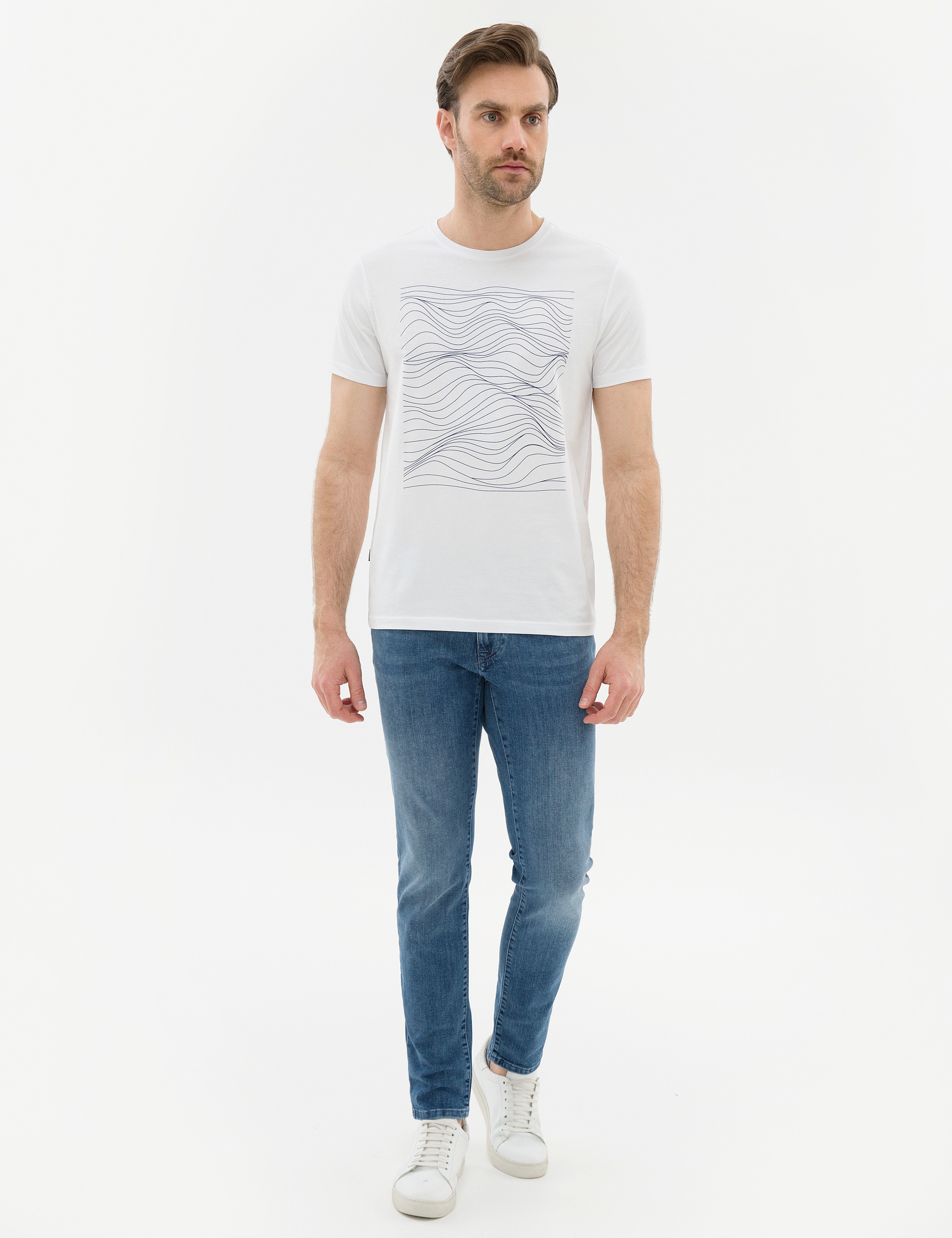 Beyaz Regular Fit Bisiklet Yaka T-Shirt