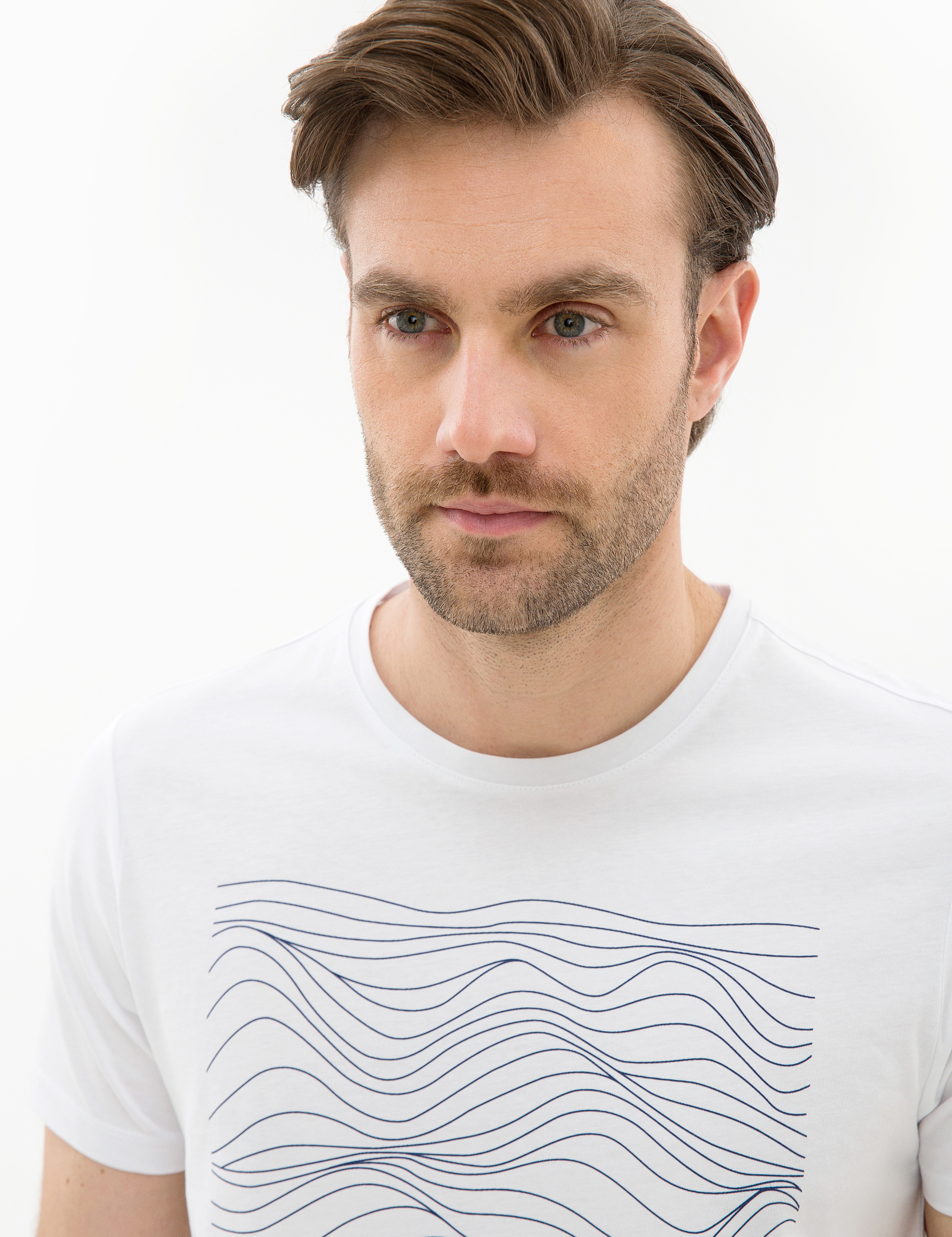 Beyaz Regular Fit Bisiklet Yaka T-Shirt - Image 2