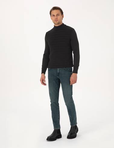 Siyah Slim Fit Yarım Balıkçı Yaka Triko Kazak