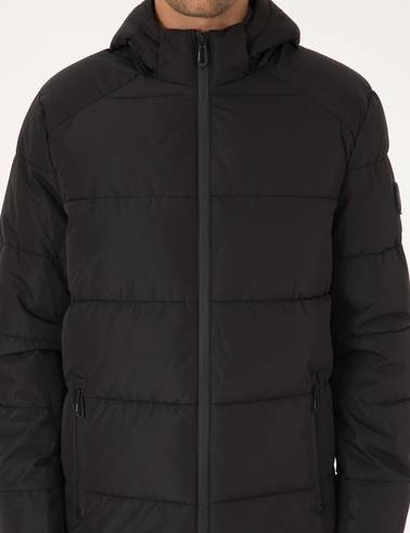 Siyah Kapüşonlu Mont