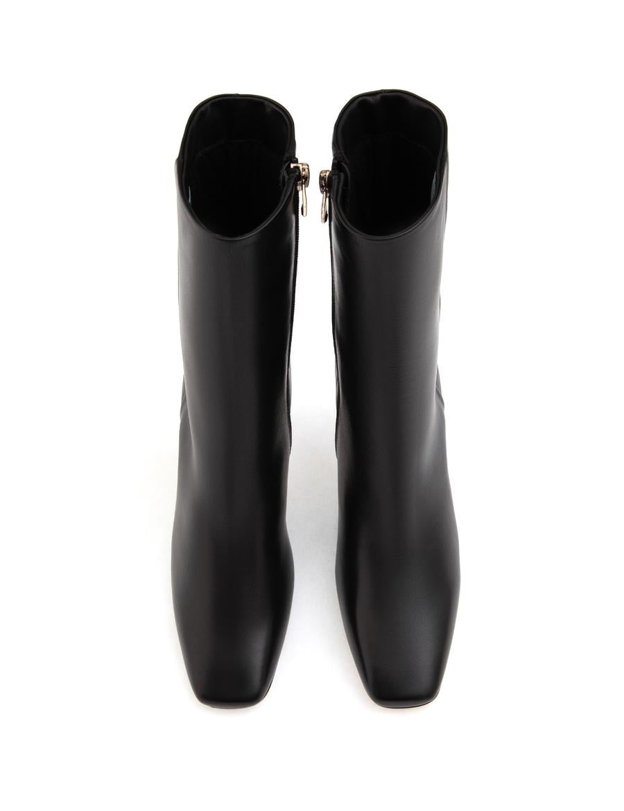 Siyah Topuklu Deri Bot