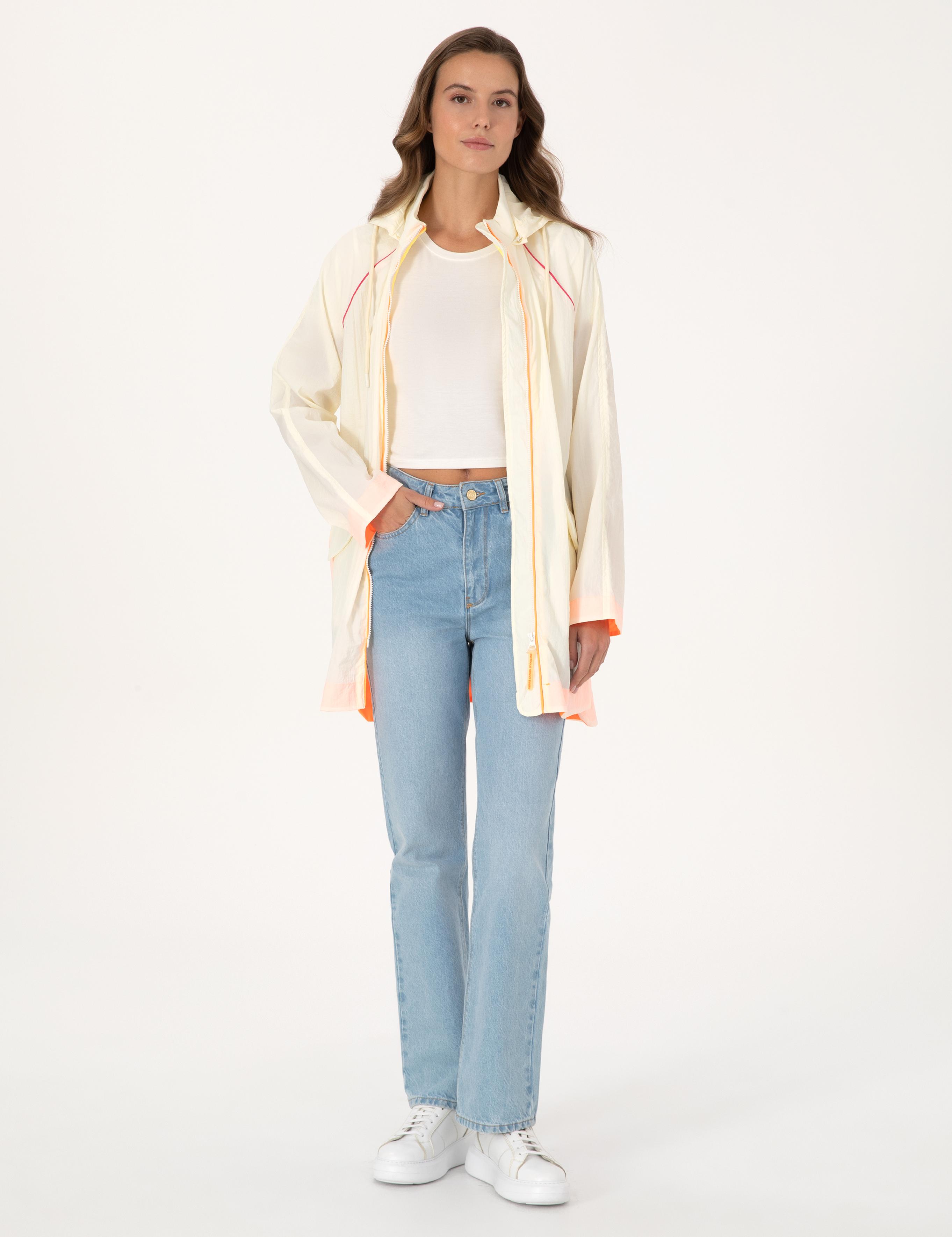 Ekru Comfort Fit Mont