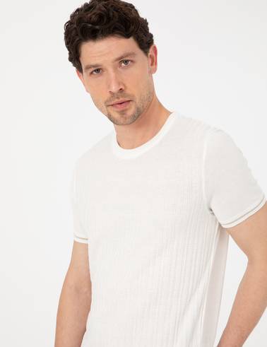 Ekru Slim Fit Bisiklet Yaka Triko Tişört