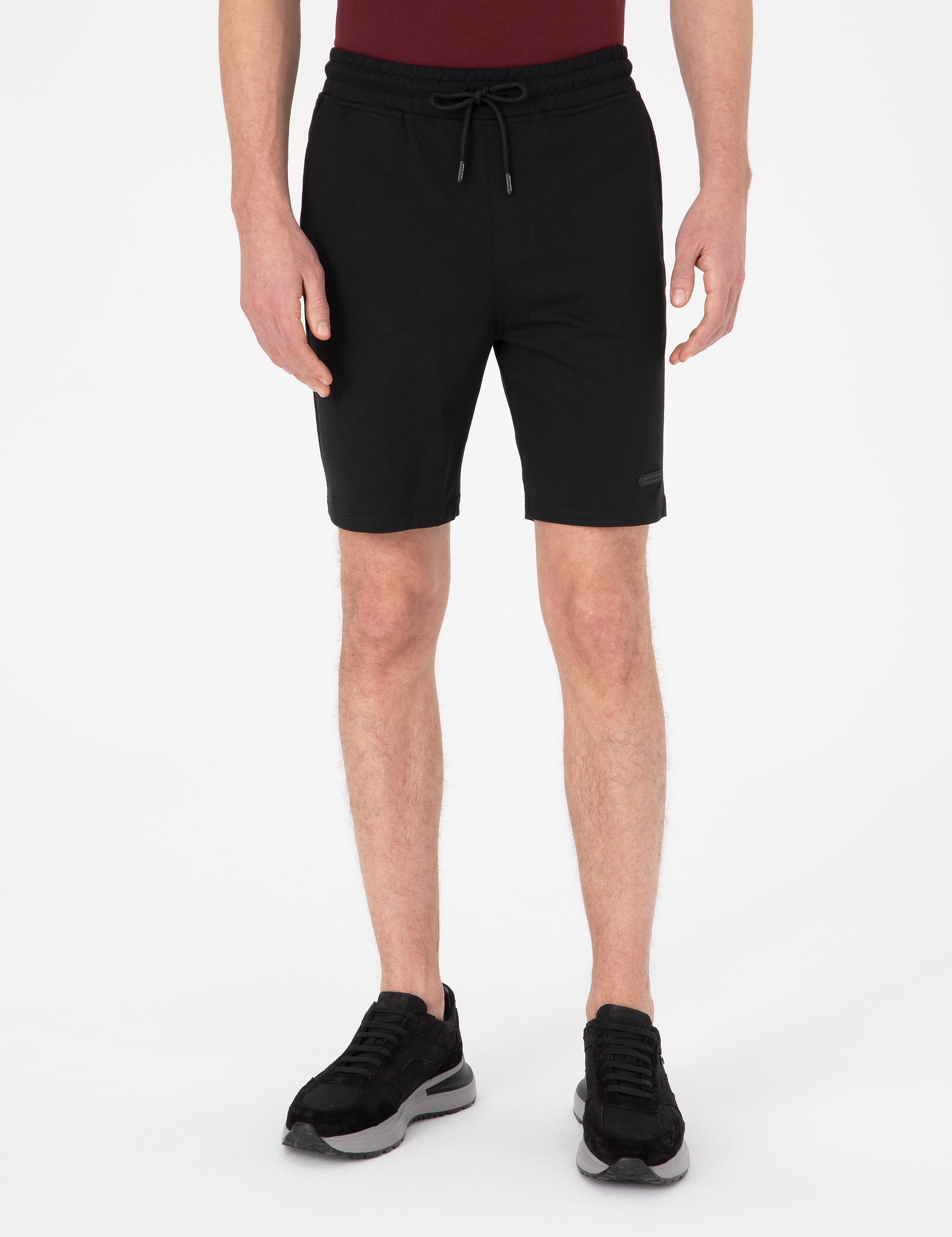 Siyah Regular Fit Örme Şort