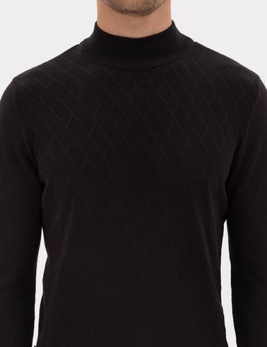 Siyah Slim Fit Yarım Balıkçı Yaka Triko Kazak