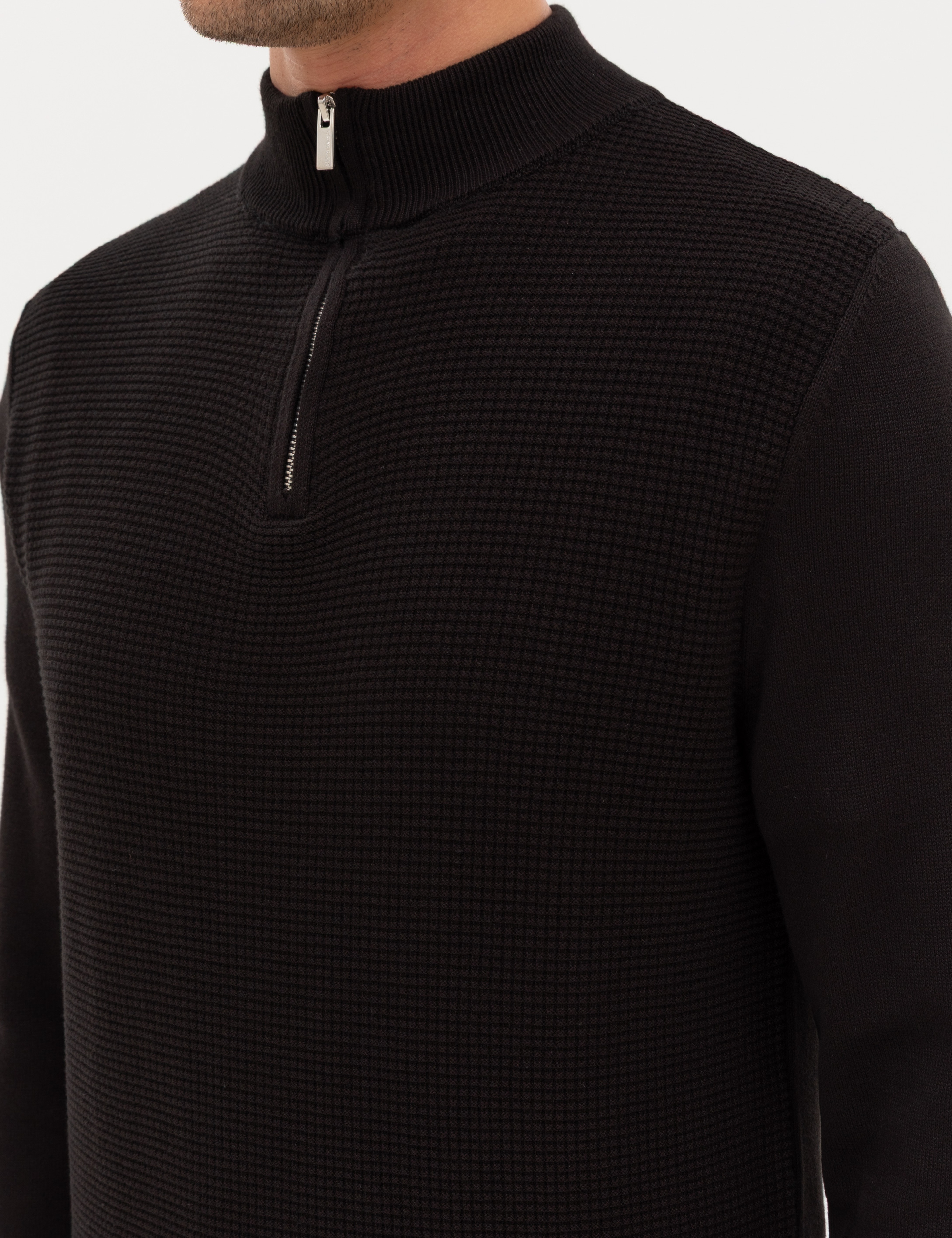 Siyah Slim Fit Dik Yaka Fermuarlı Triko Kazak