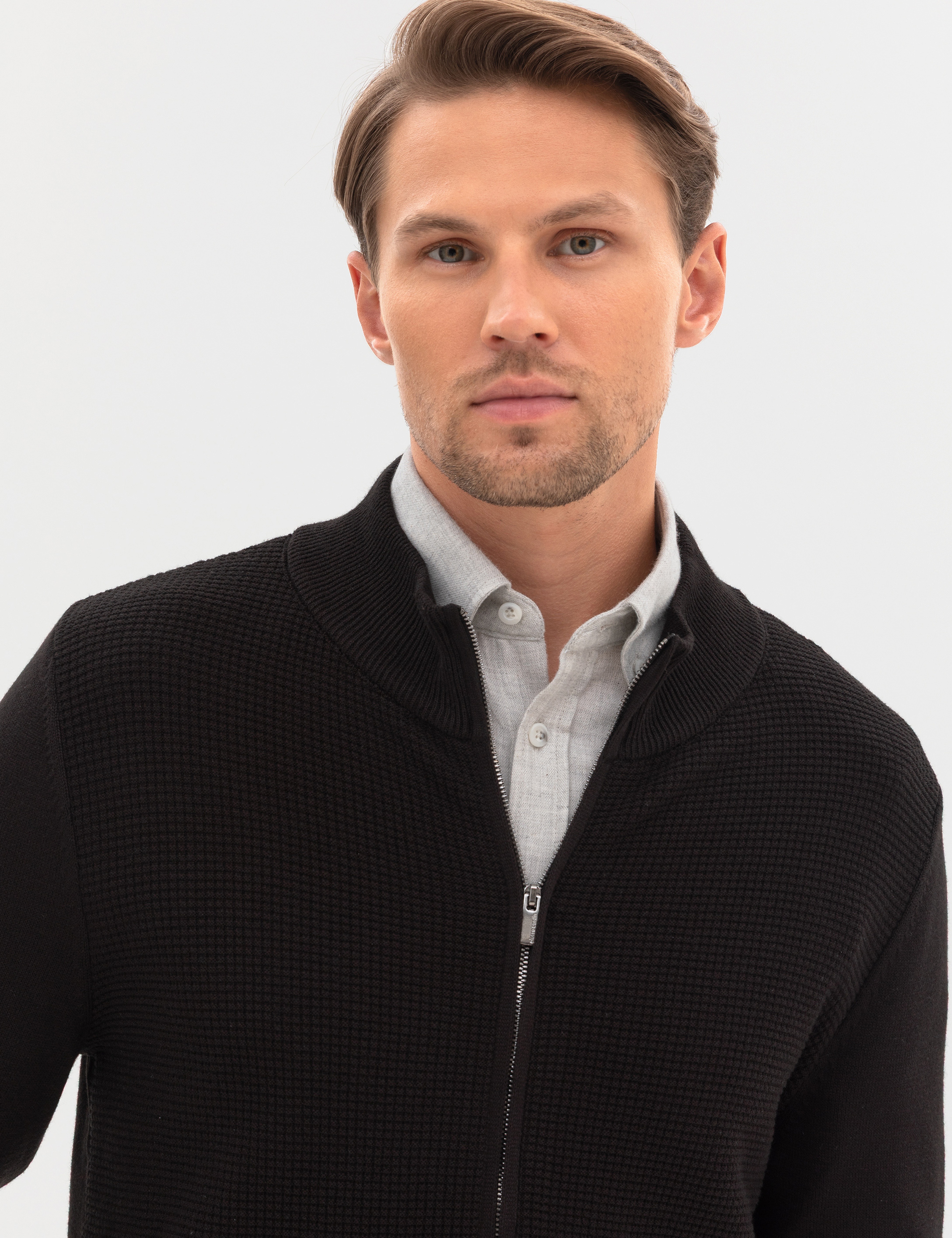 Siyah Slim Fit Fermuarlı Triko Hırka - Image 2