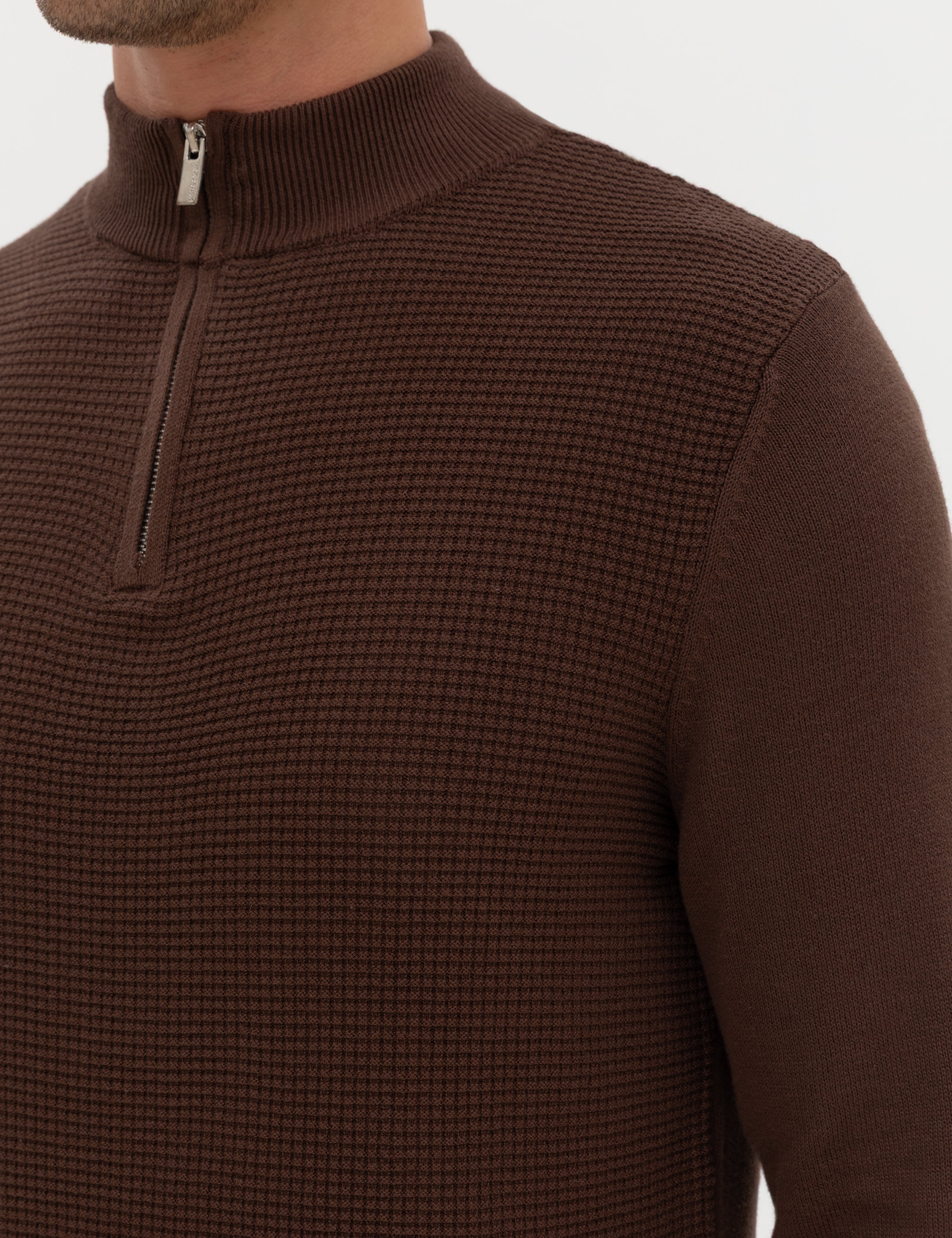 Kahverengi Slim Fit Dik Yaka Fermuarlı Triko Kazak - Image 7