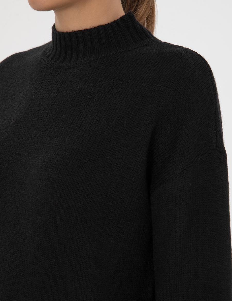 Siyah Comfort Fit Yarım Balıkçı Kazak