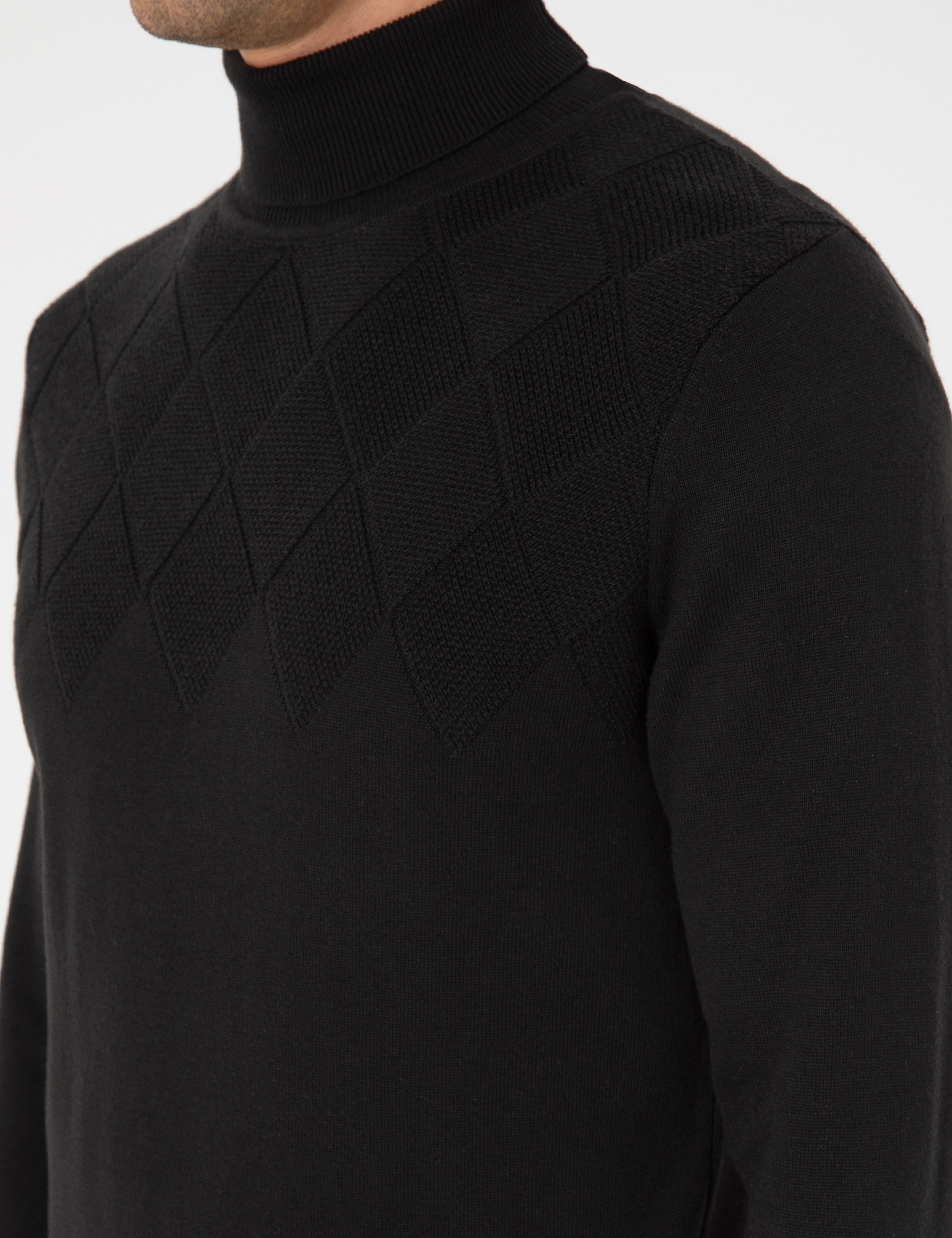Siyah Slim Fit Balıkçı Yaka Triko Kazak - Image 7