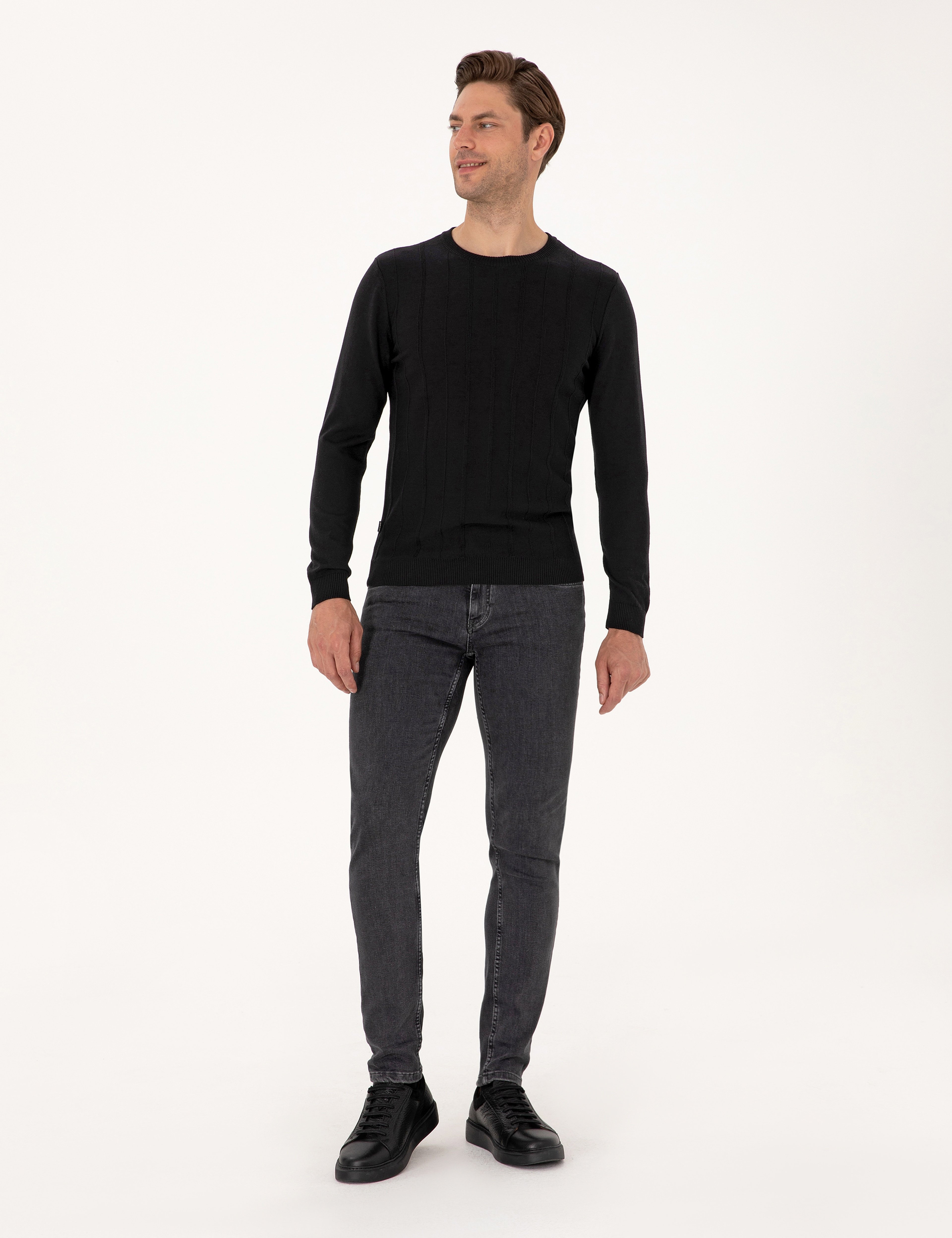 Siyah Slim Fit Bisiklet Yaka Triko Kazak