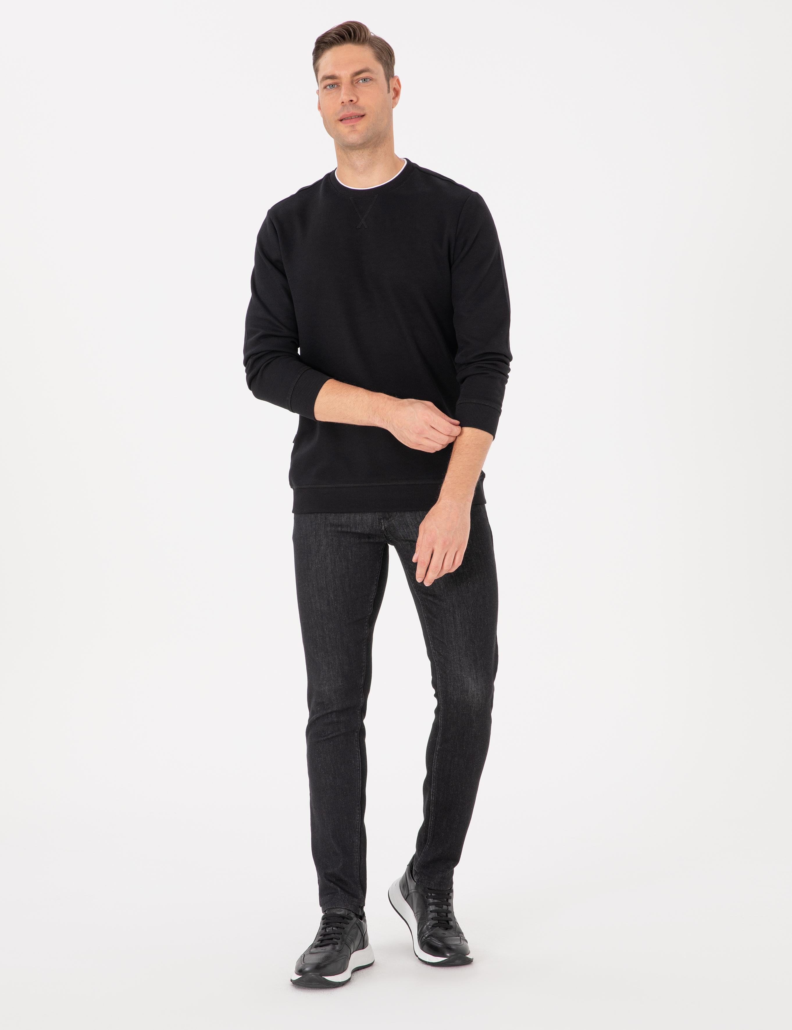 Siyah Regular Fit Sweatshirt