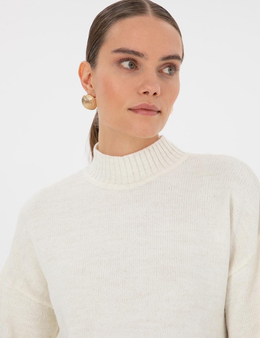 Ekru Comfort Fit Yarım Balıkçı Kazak