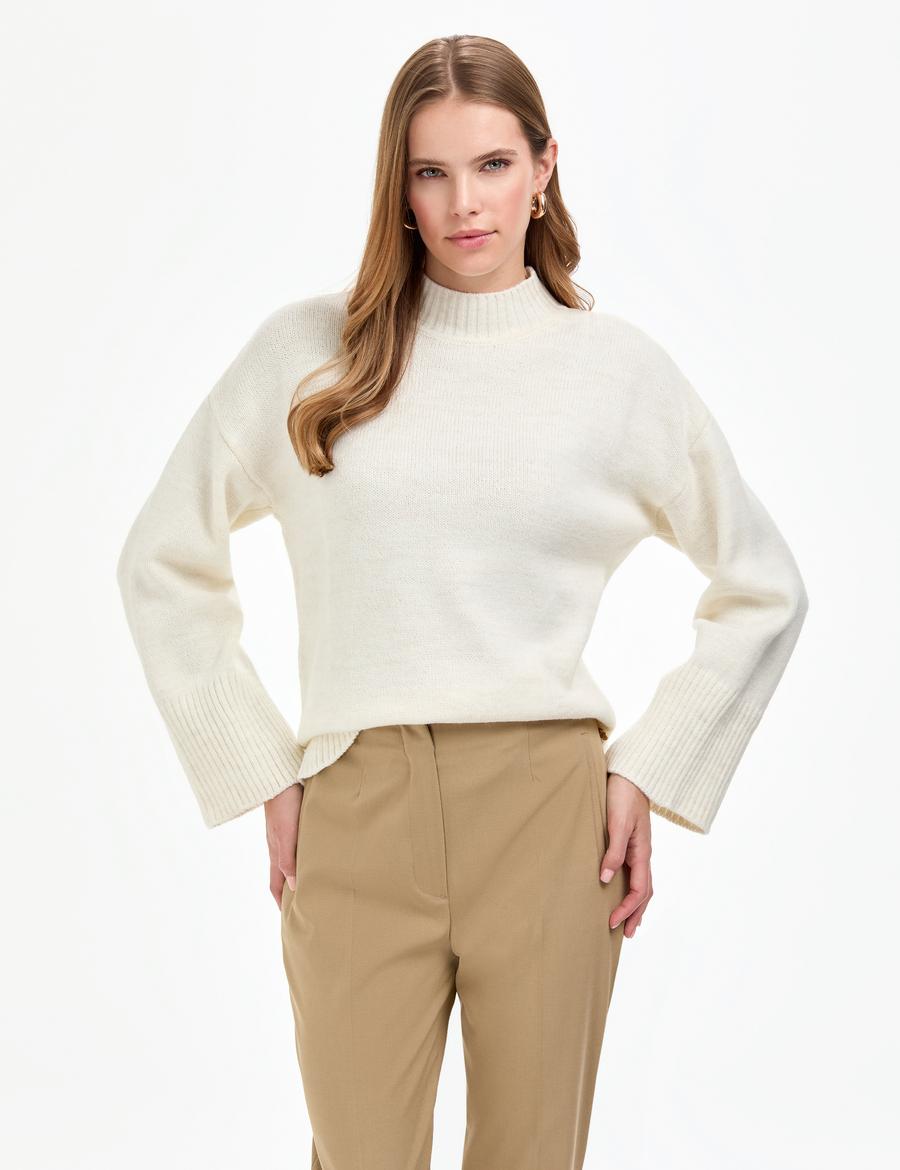 Ekru Comfort Fit Yarım Balıkçı Kazak