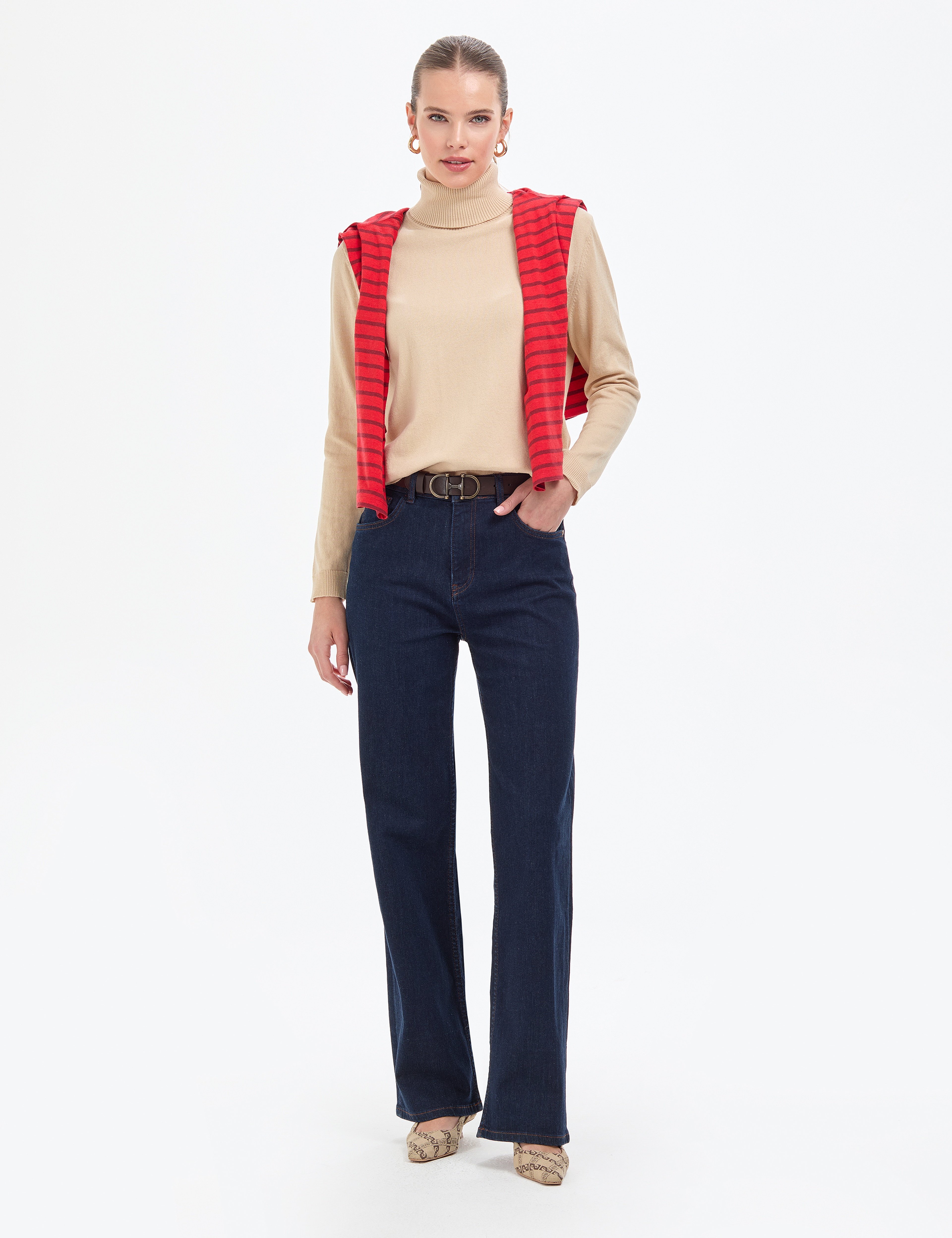 Bej Comfort Fit Tam Balıkçı Yaka Basic Kazak