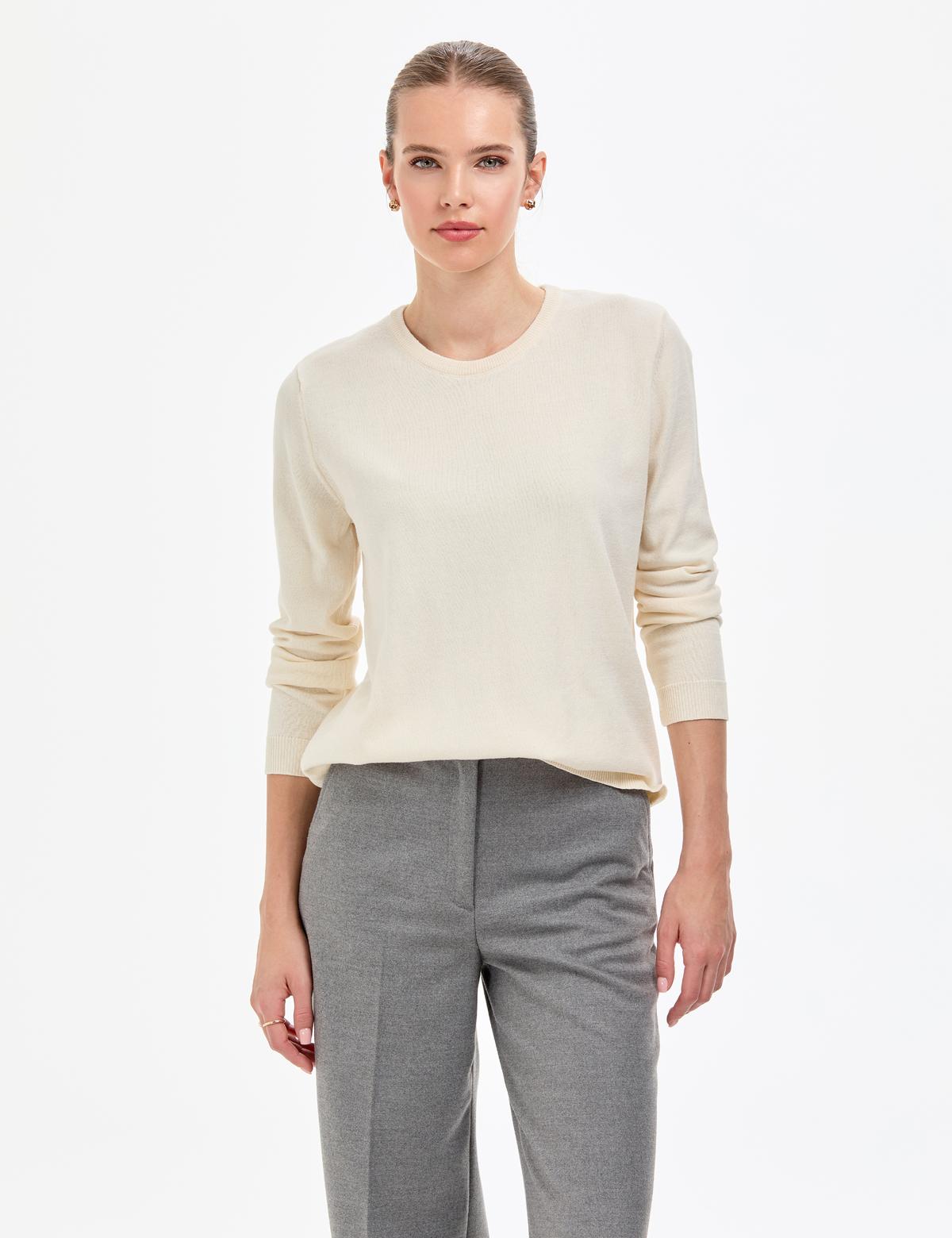 Ekru Comfort Fit Bisiklet Yaka Basic Kazak