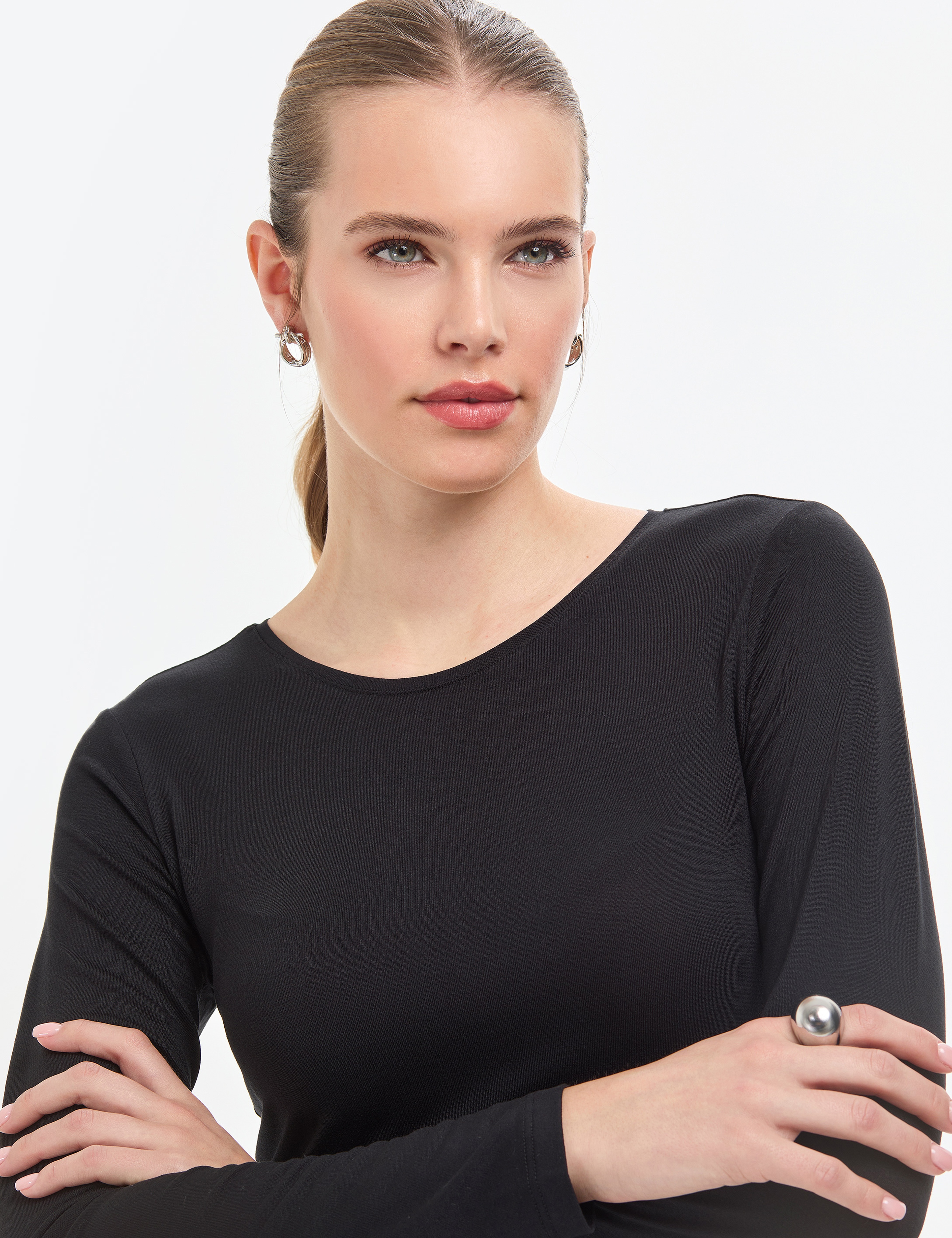 Siyah Slim Fit Örme Bluz - Image 2