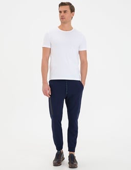 LACIVERT