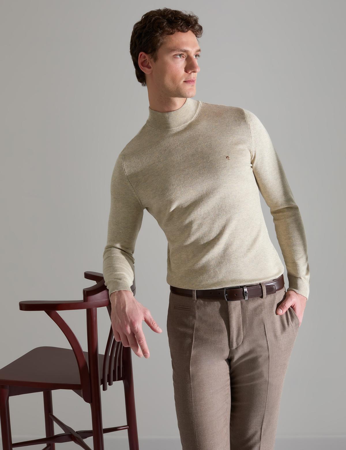 Kum Melanj Slim Fit Yarım Balıkçı Yaka Basic Triko Kazak