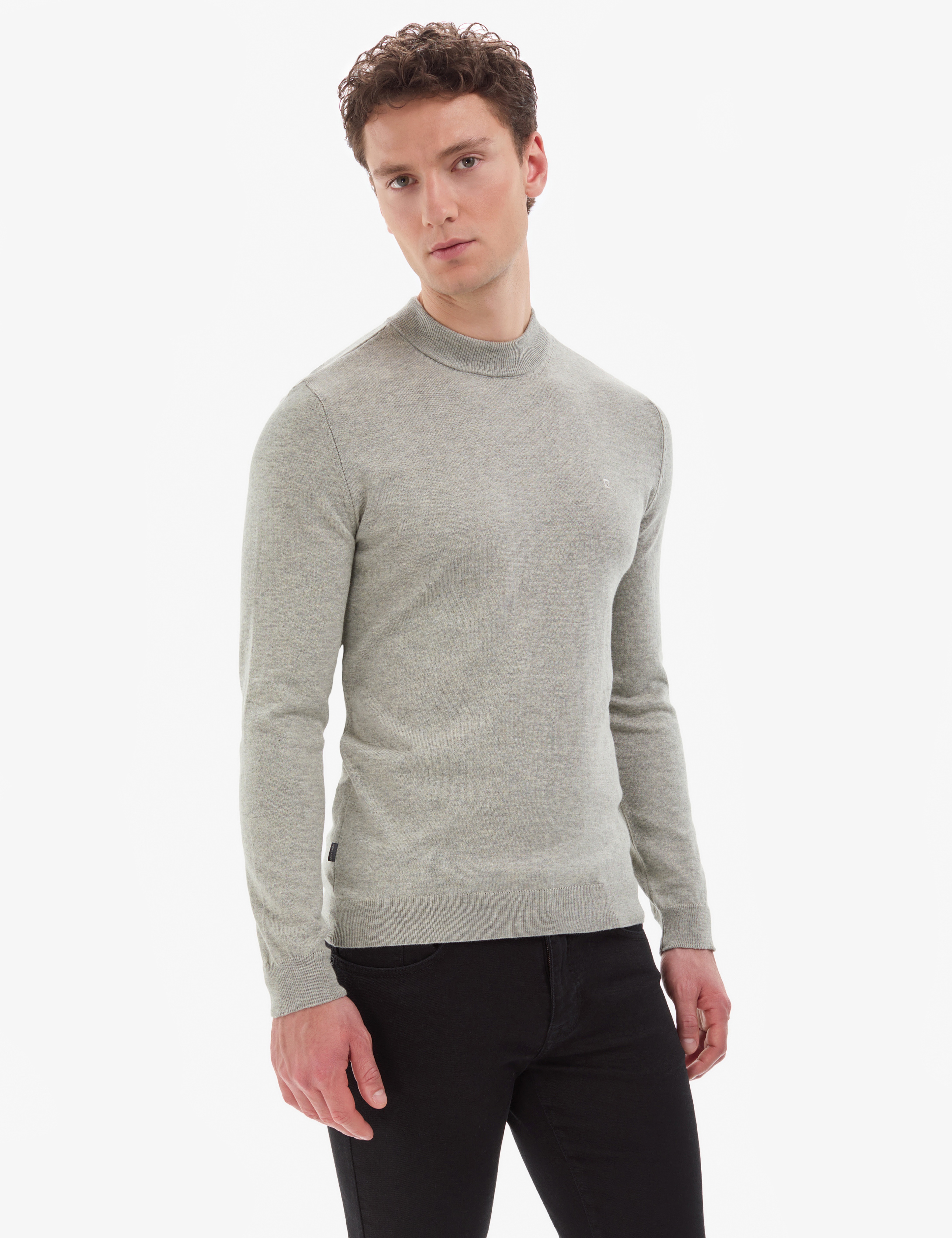 Açık Gri Melanj Slim Fit Çeyrek Yaka Basic Triko Kazak - Image 4