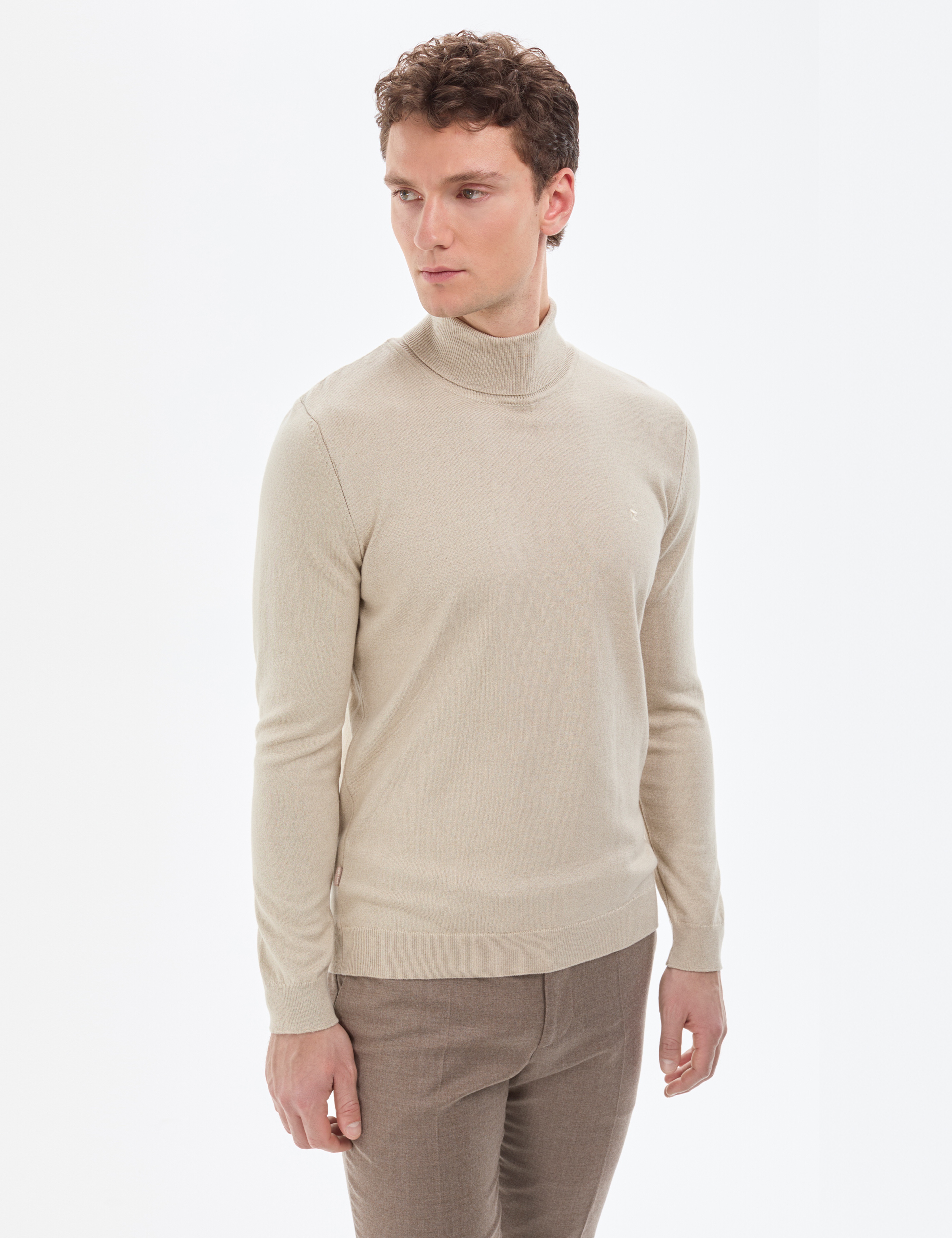 Kum Melanj Slim Fit Balıkçı Yaka Basic Triko Kazak