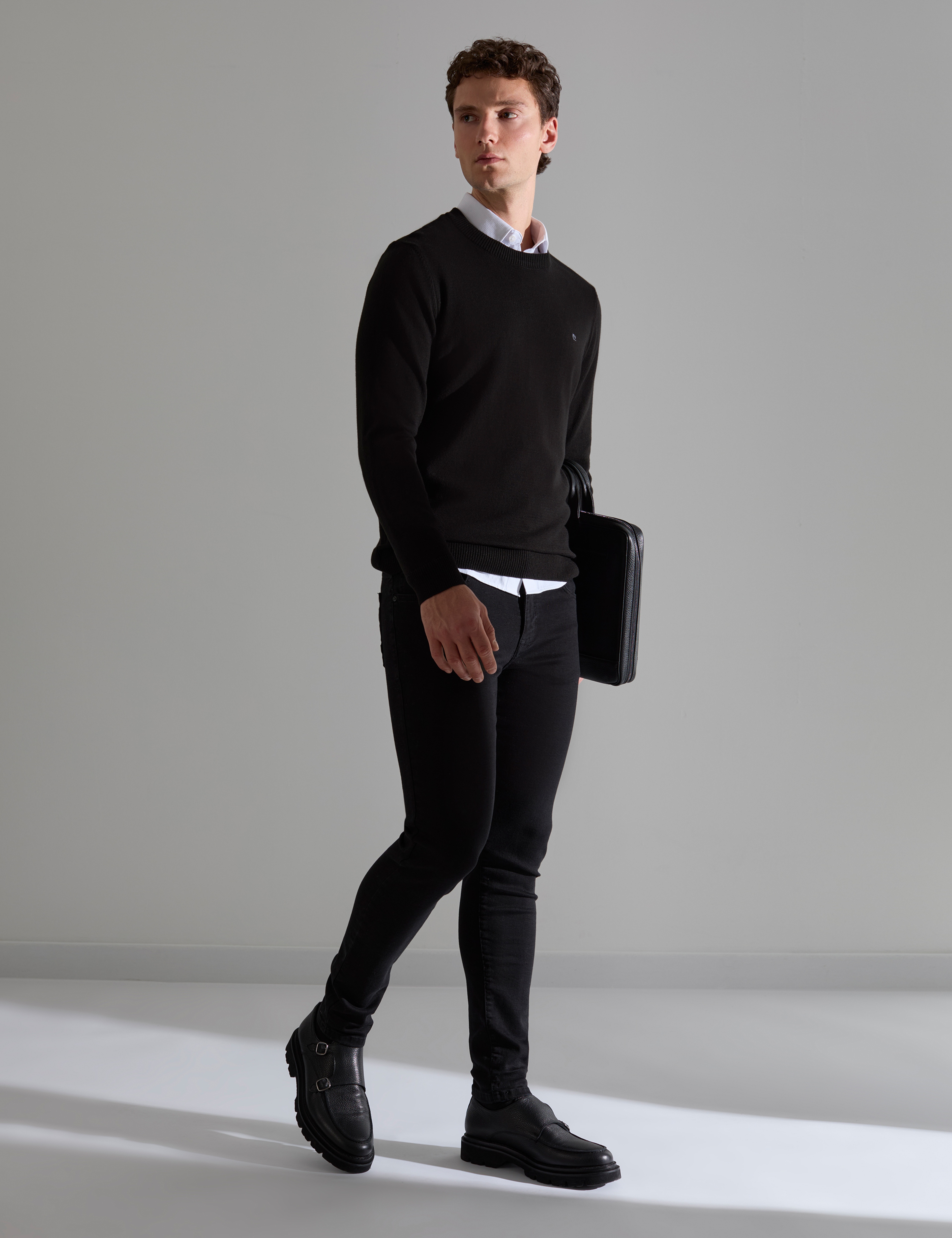 Siyah Slim Fit Bisiklet Yaka Basic Triko Kazak - Image 1