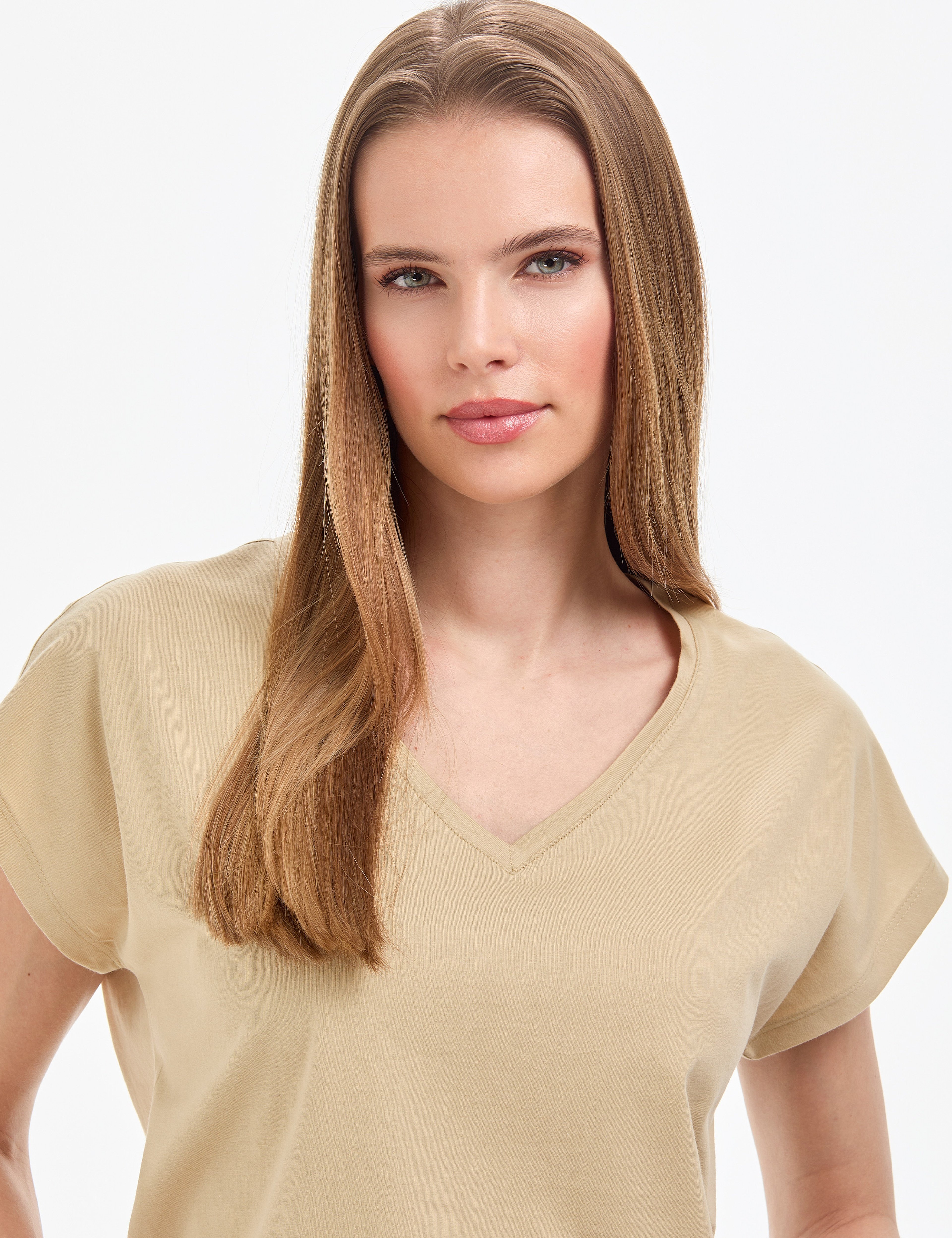 Bej Regular Fit V Yaka Basic Tişört