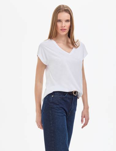 Beyaz Regular Fit V Yaka Basic Tişört