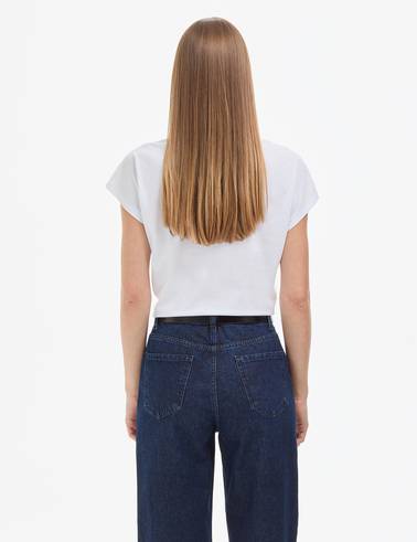 Beyaz Regular Fit V Yaka Basic Tişört