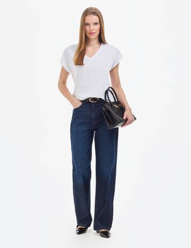 Beyaz Regular Fit V Yaka Basic Tişört