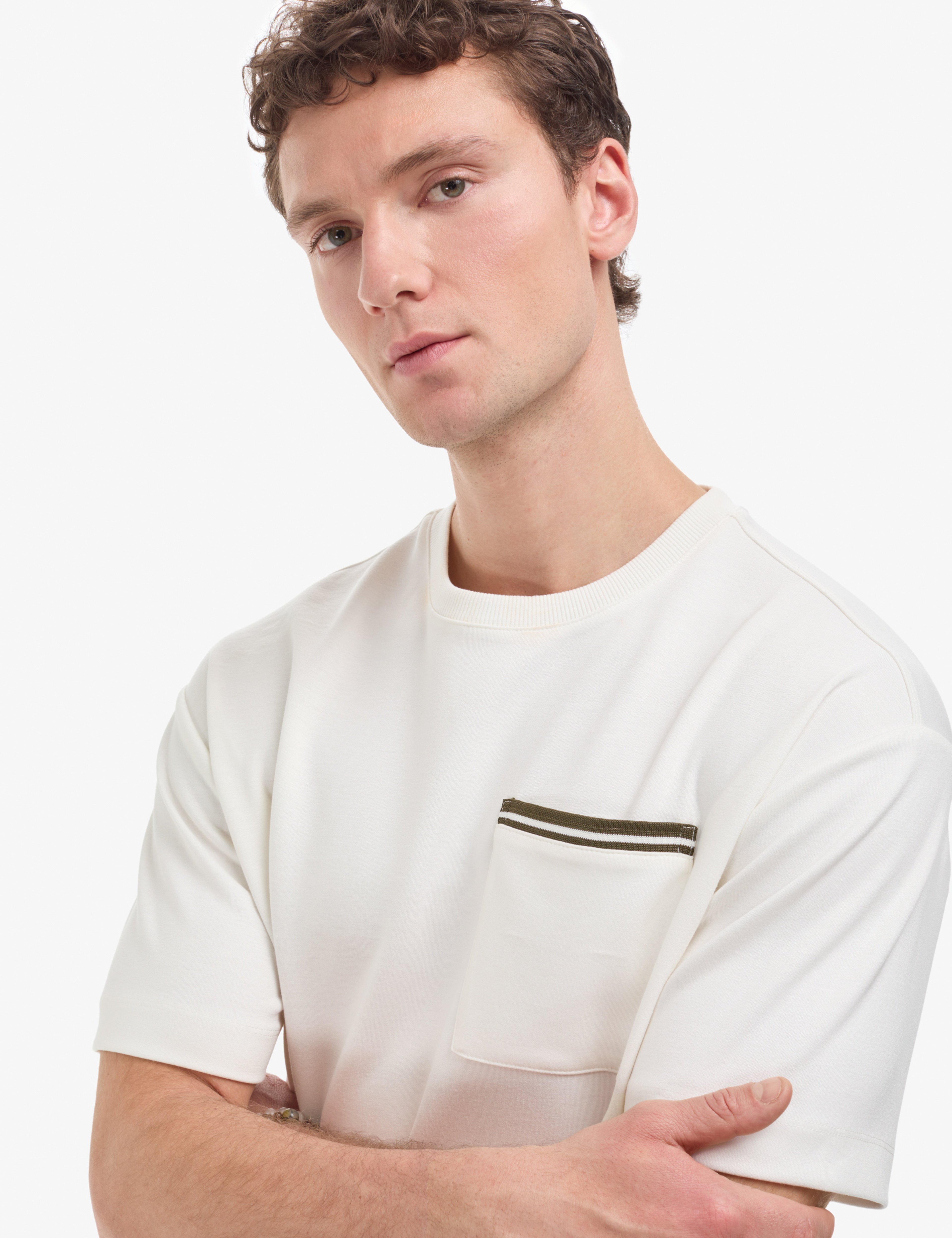Ekru Comfort Fit Bisiklet Yaka Tişört
