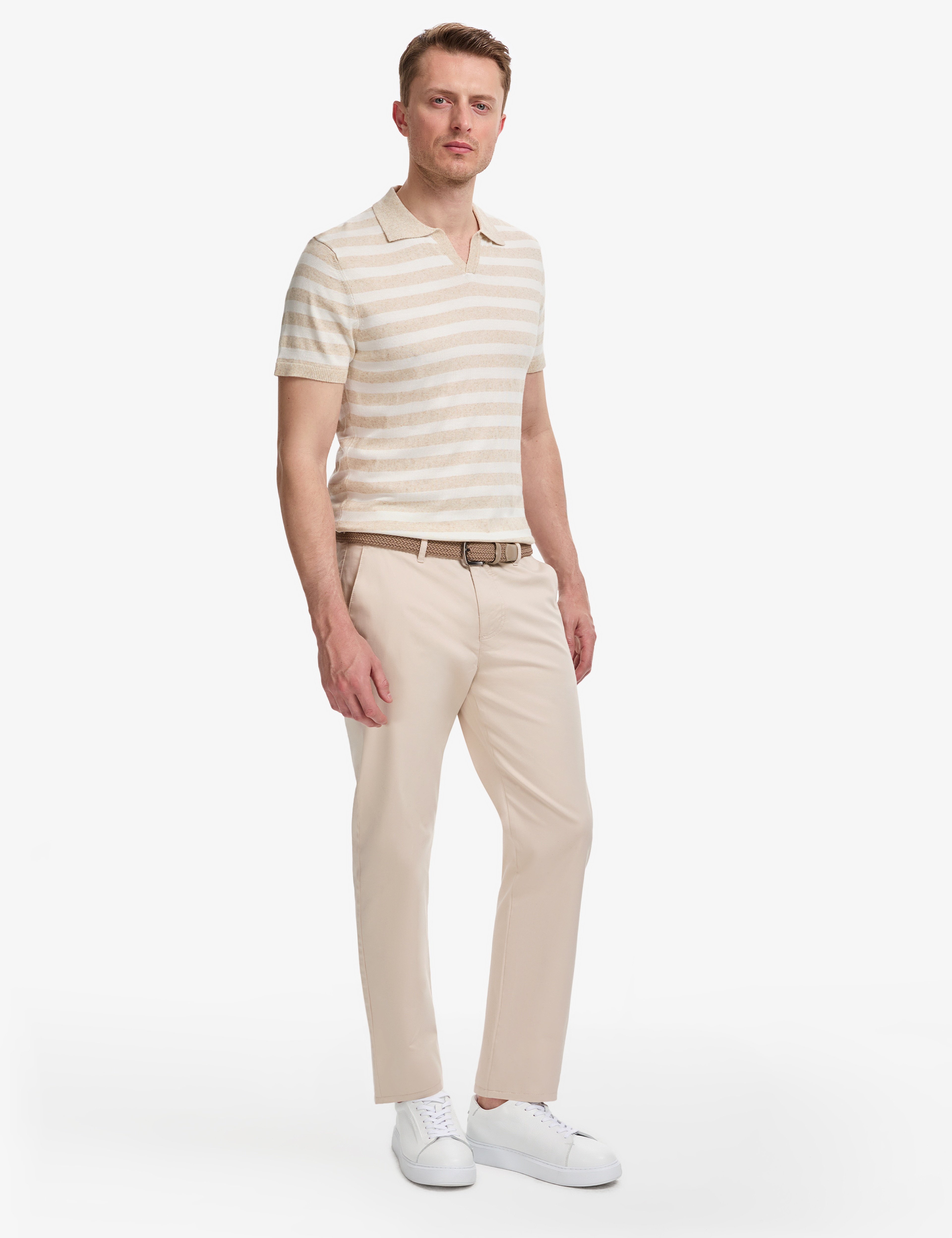 Bej Slim Fit Keten Karışımlı Apaş Yaka Triko Tişört - Image 4