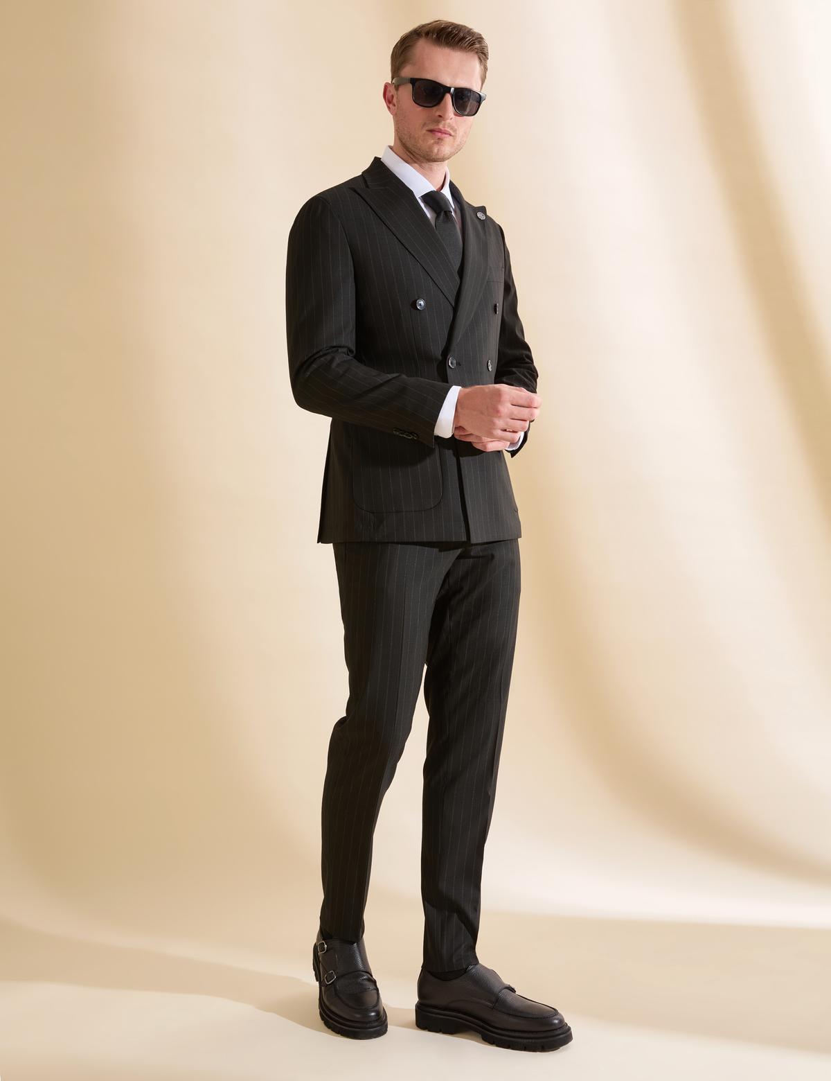 Siyah Ex. Slim Fit Çizgili Kruvaze Takım Elbise