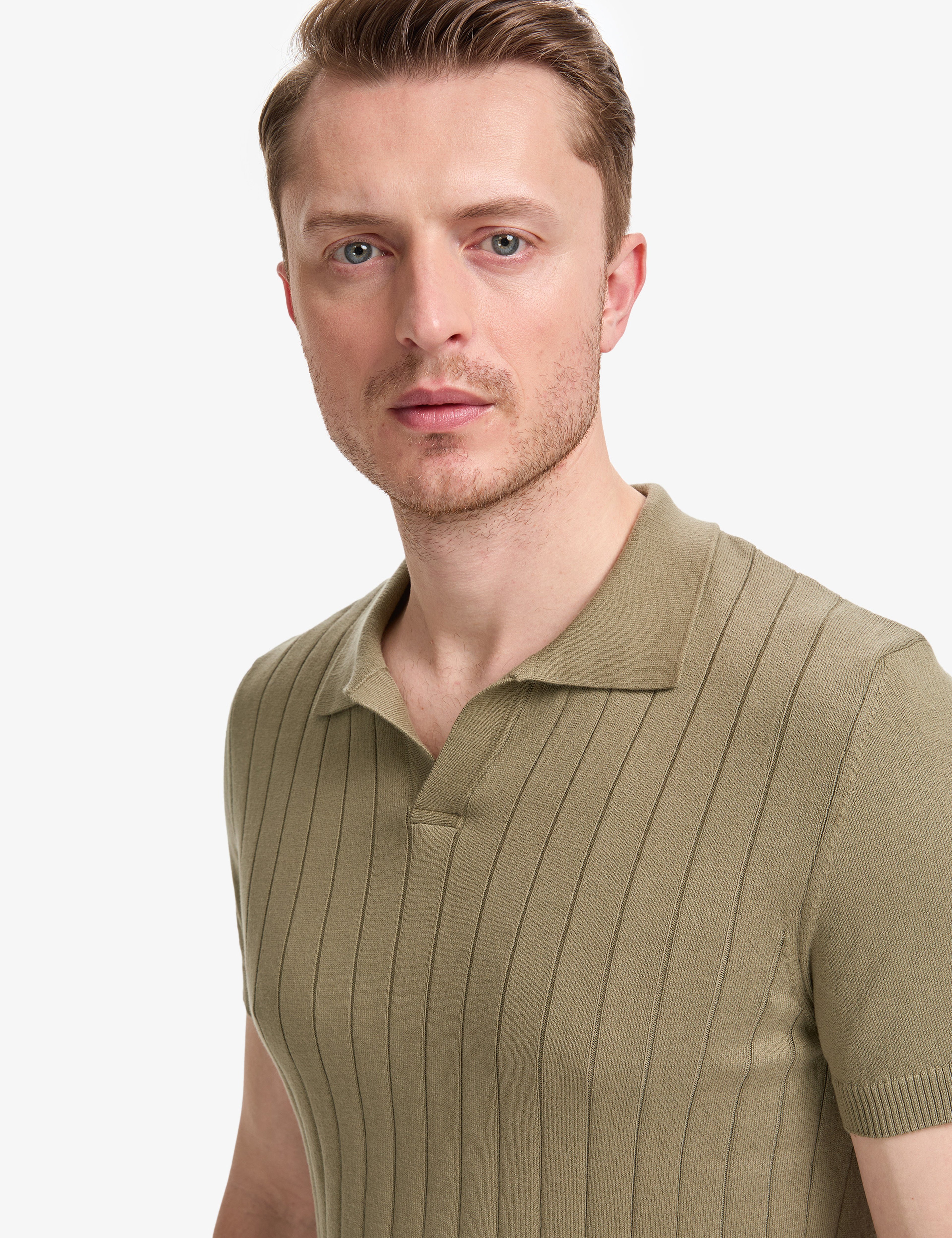 Haki Slim Fit %100 Pamuk Apaş Yaka Triko Tişört