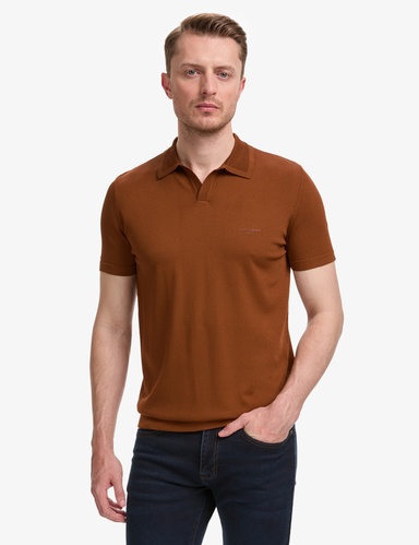 Açık Kahverengi Slim Fit Apaş Yaka Triko Tişört