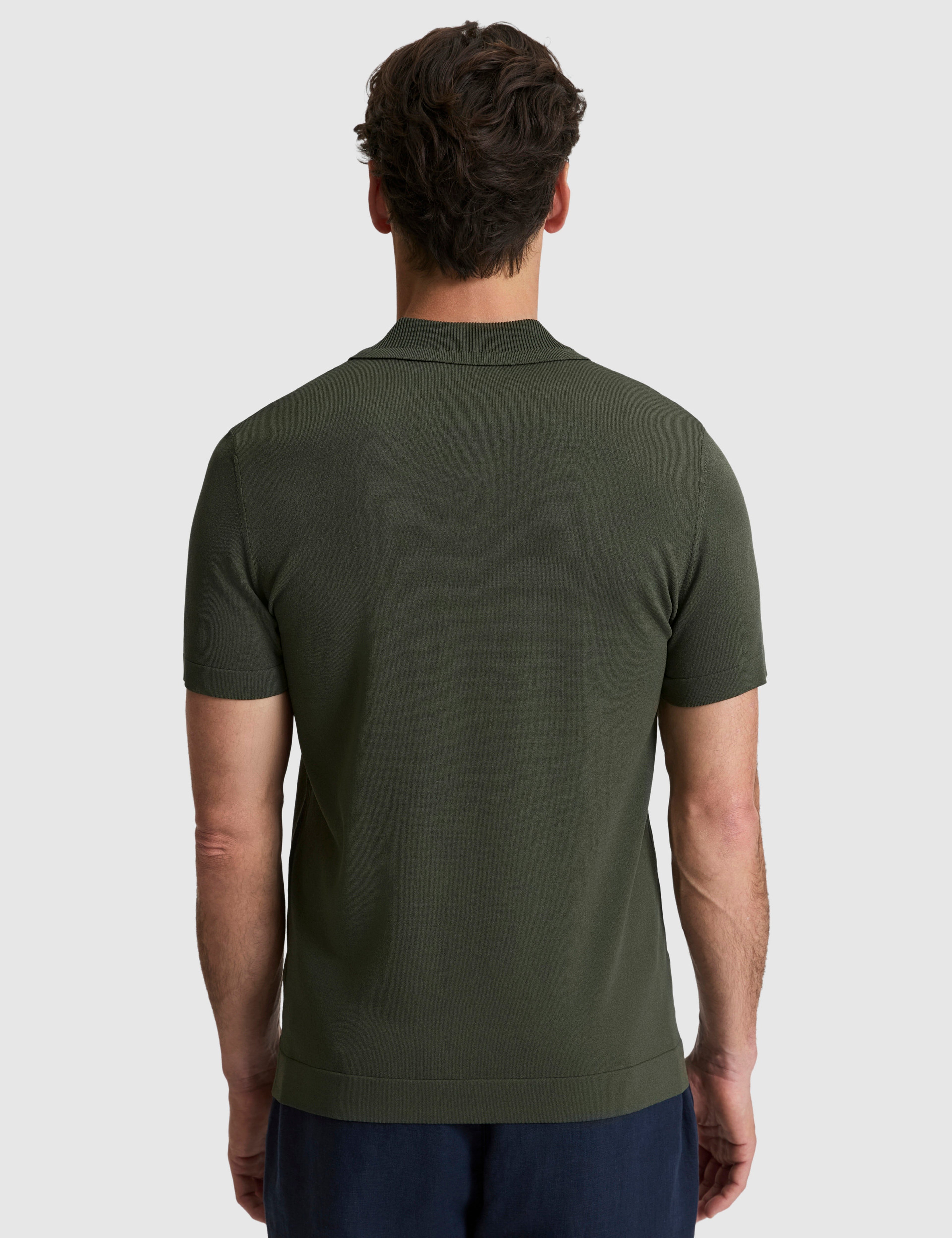 Ekru Slim Fit Apaş Yaka Triko Tişört