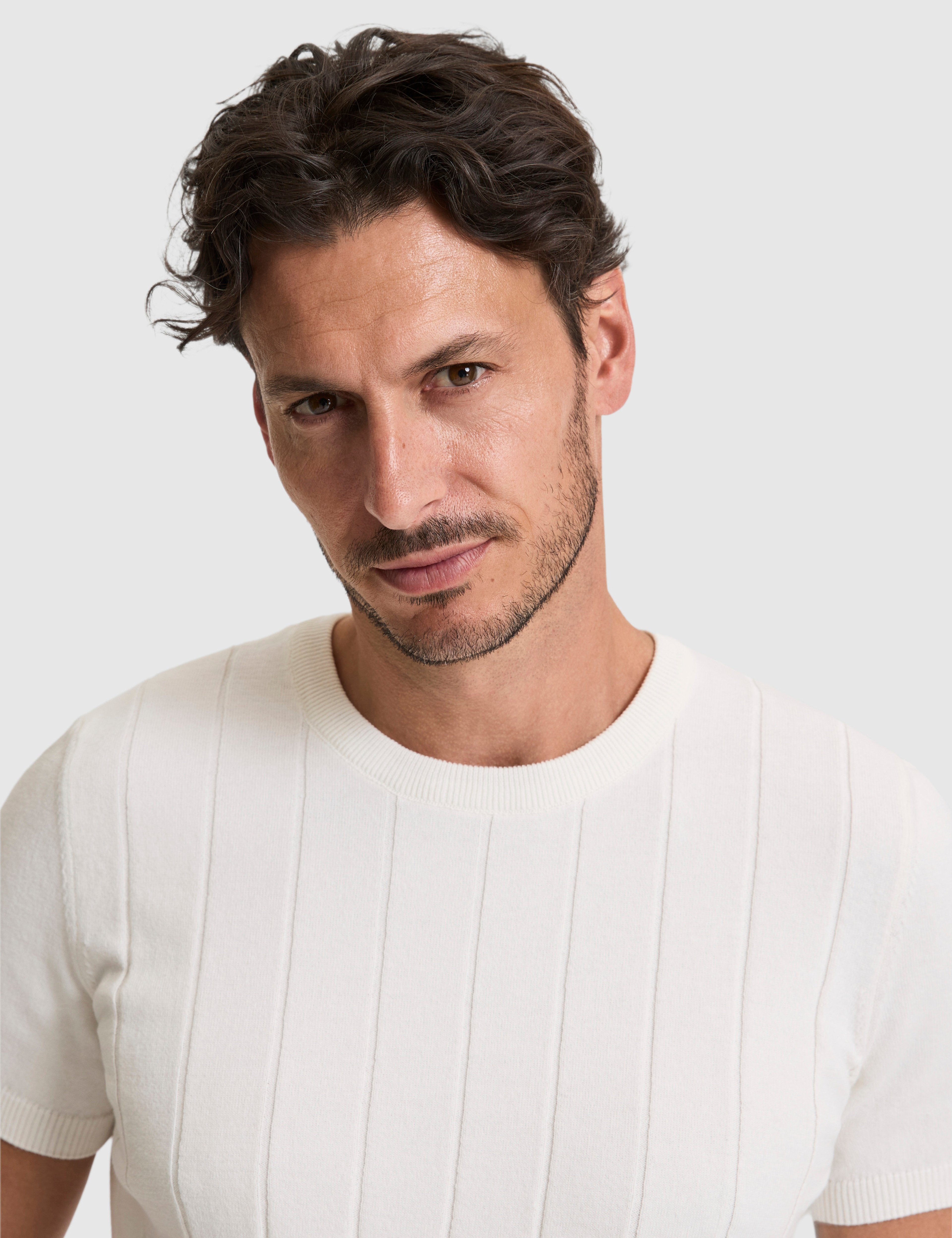Ekru Slim Fit %100 Pamuk Bisiklet Yaka Triko Tişört