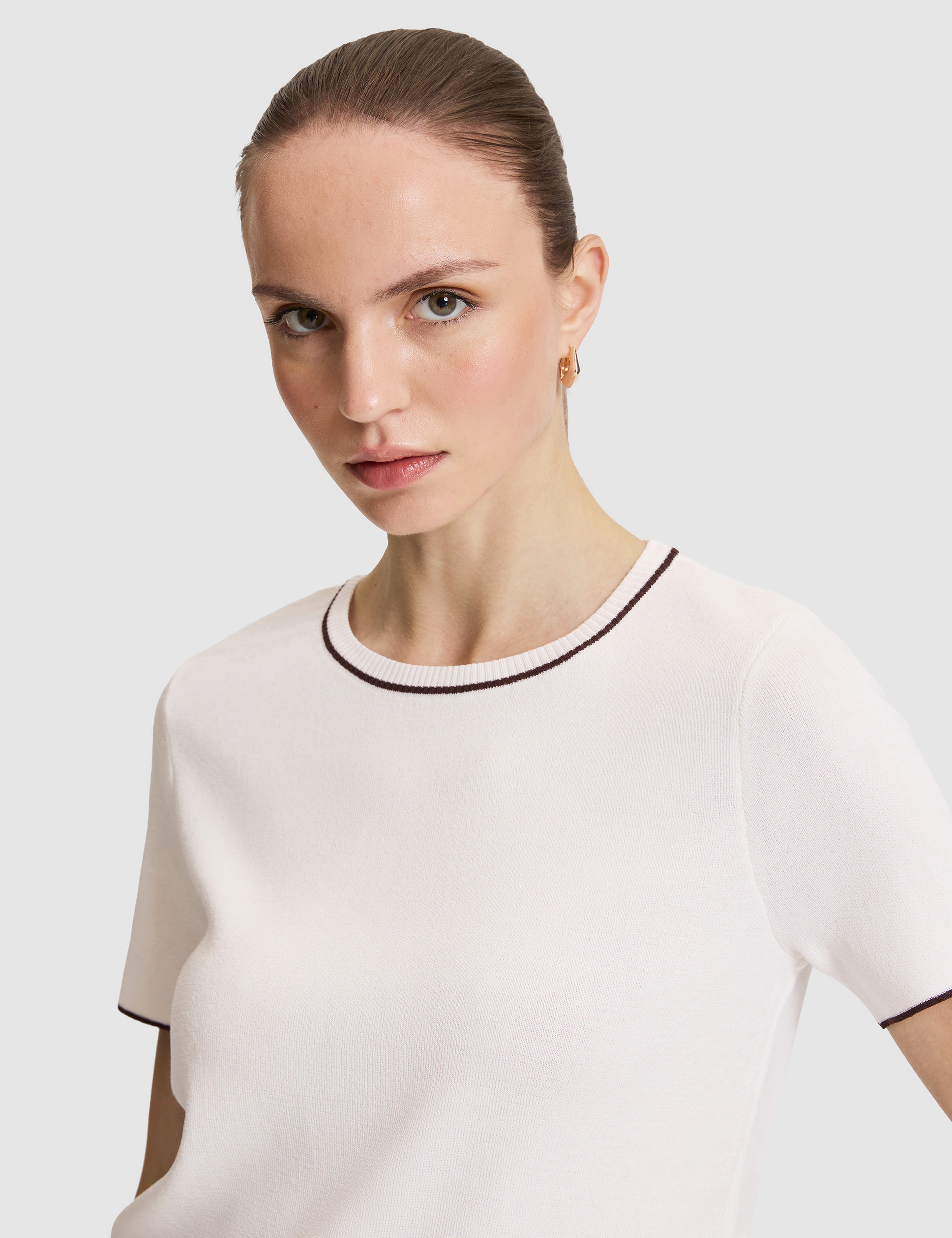 Ekru Slim Fit Triko Tişört - Image 3