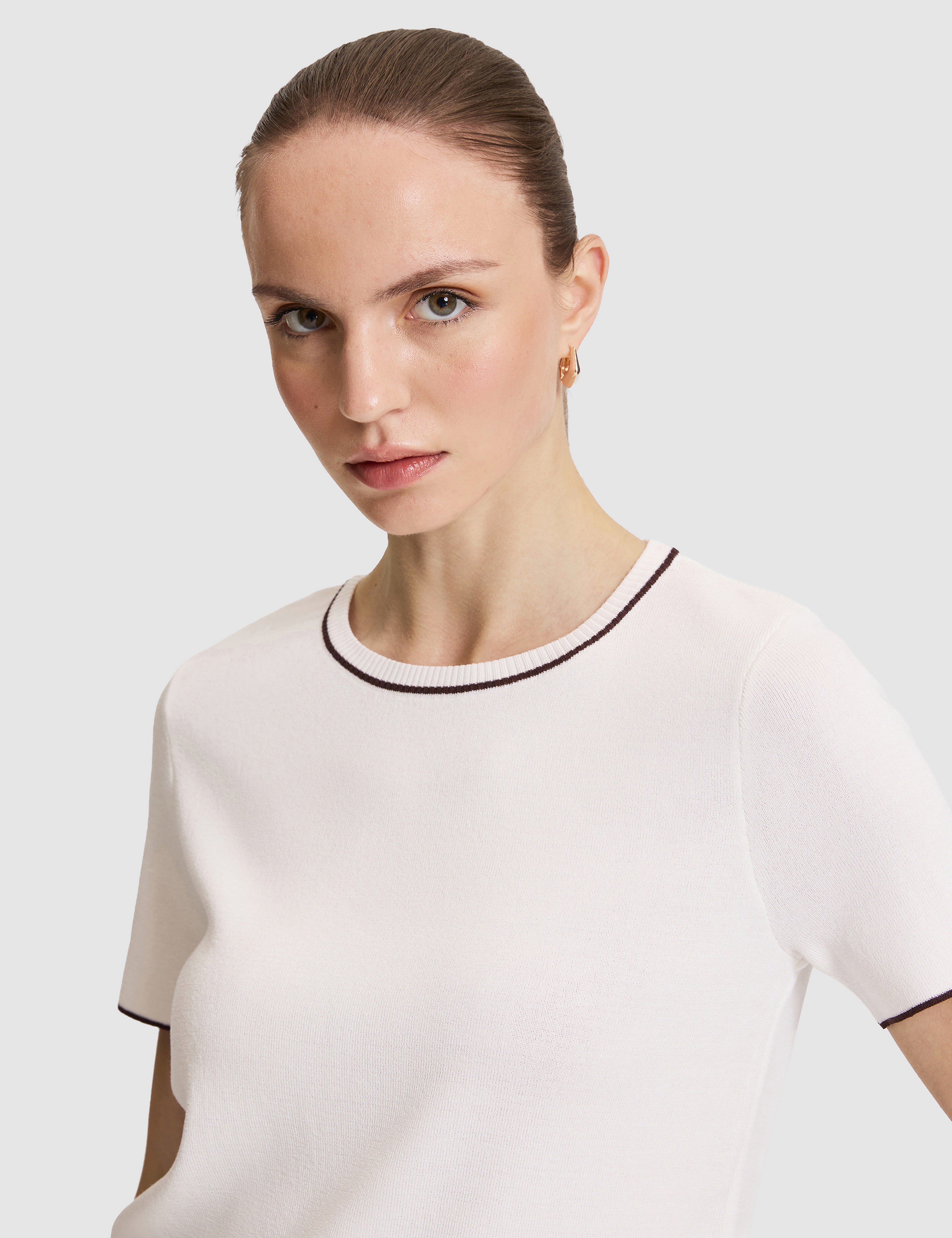Ekru Slim Fit Triko Tişört