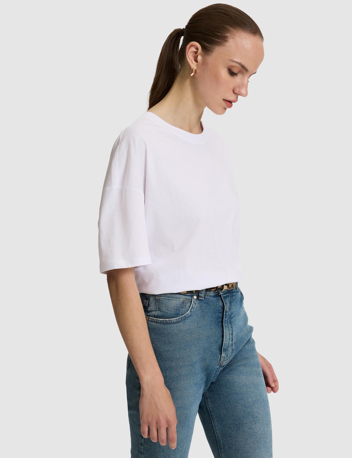 Beyaz Oversize Bisiklet Yaka Tişört - 50325455007