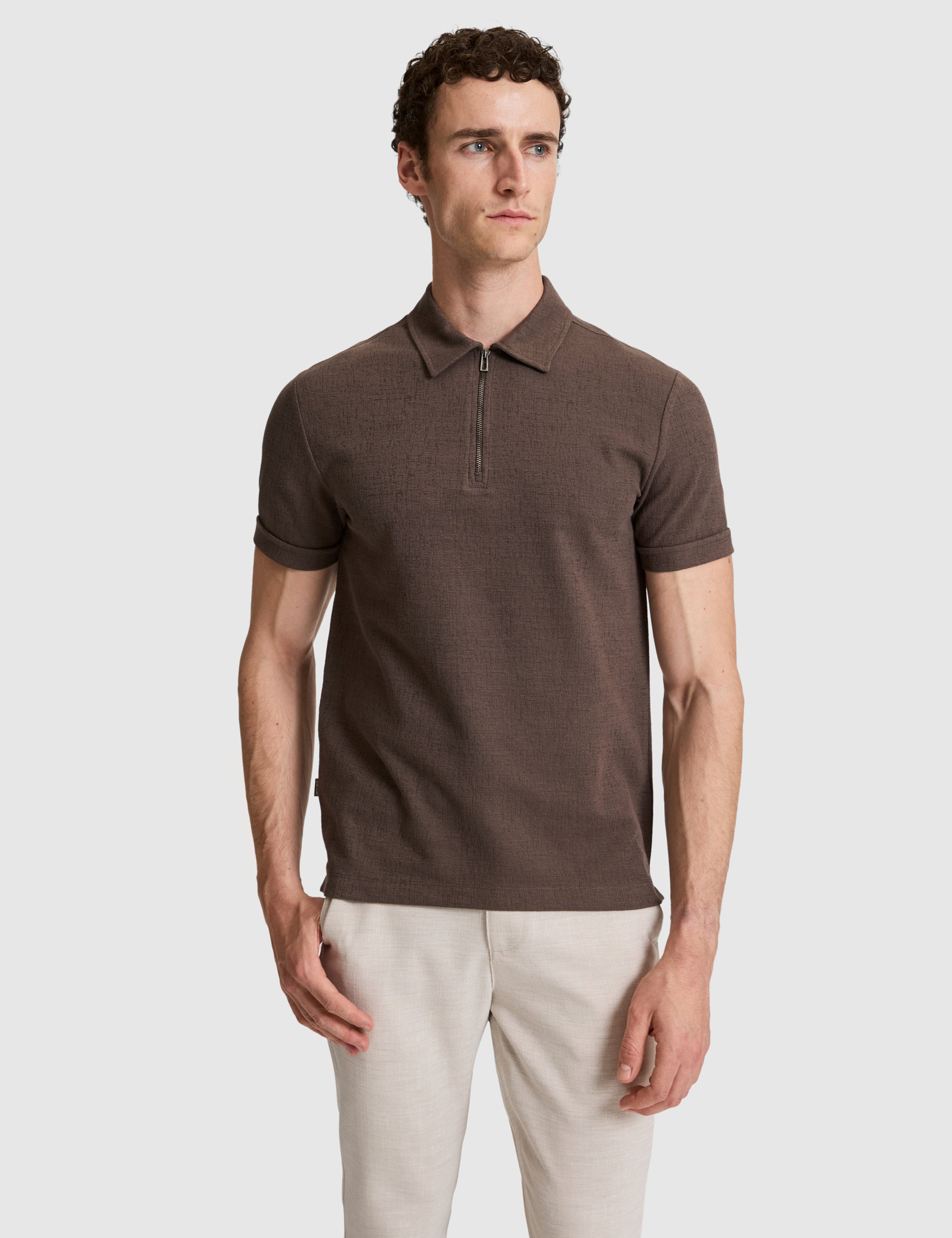 Koyu Kahverengi Slim Fit Fermuarlı Polo Yaka Tişört - Image 1