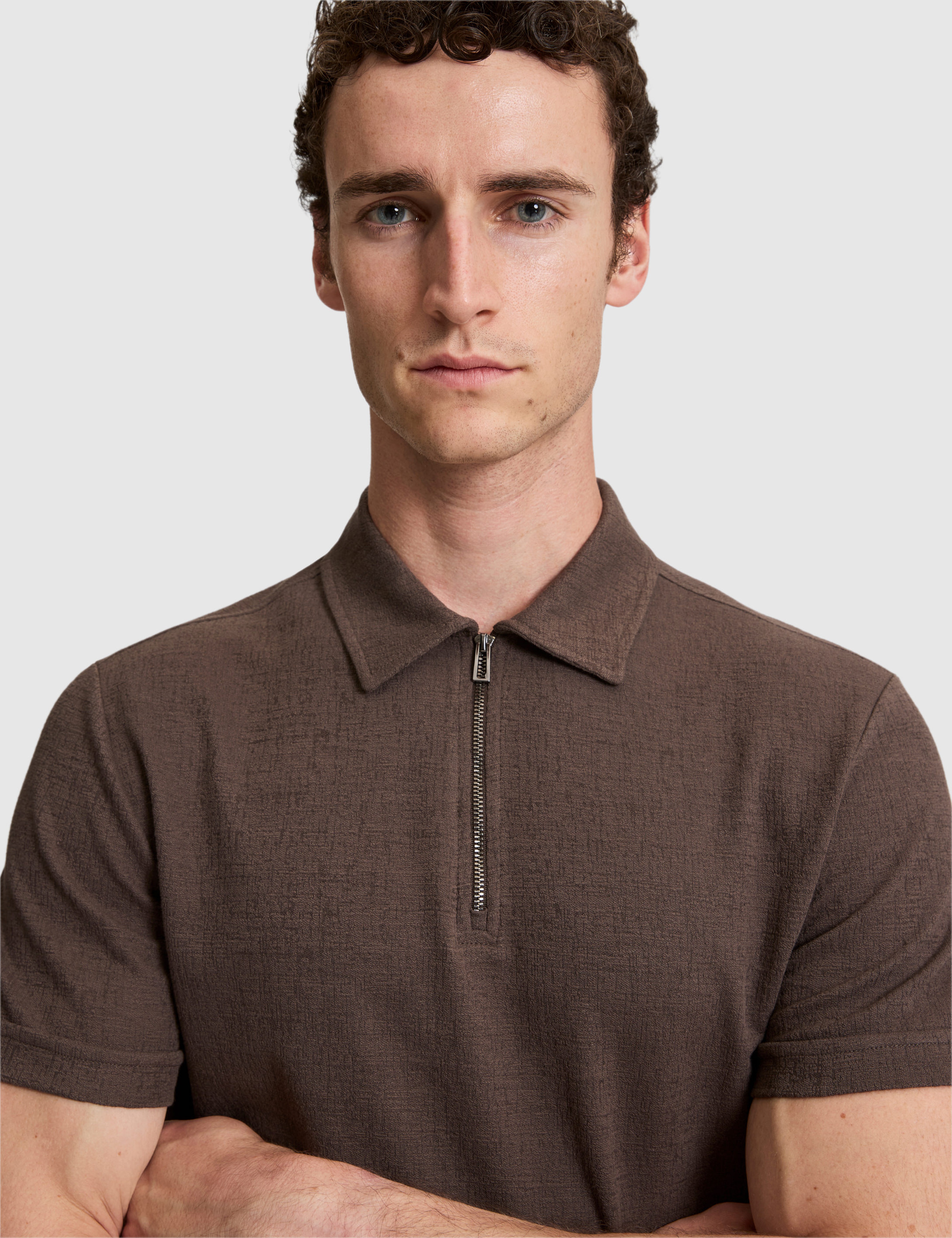 Koyu Kahverengi Slim Fit Fermuarlı Polo Yaka Tişört - Image 2