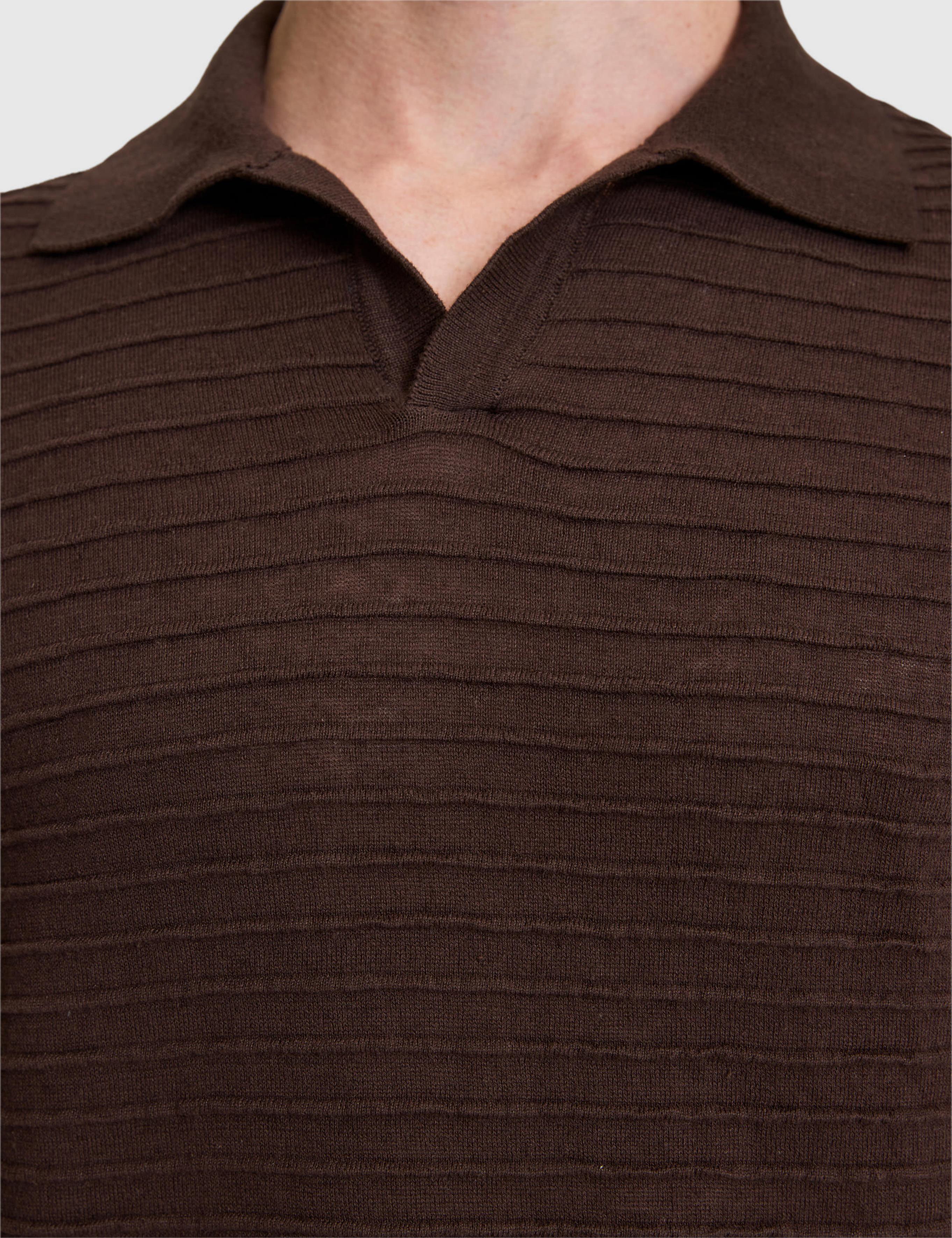 Koyu Kahverengi Slim Fit Keten Karışımlı Apaş Yaka Triko Tişört
