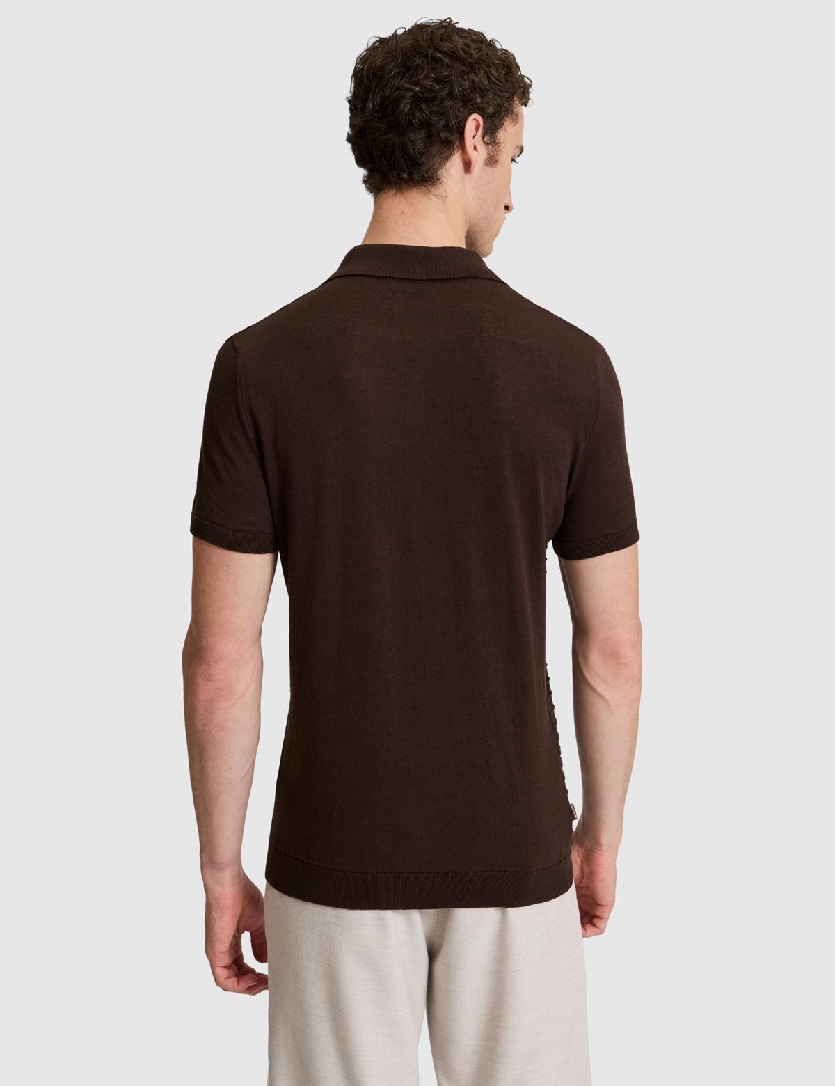 Koyu Kahverengi Slim Fit Keten Karışımlı Apaş Yaka Triko Tişört - 50320799053