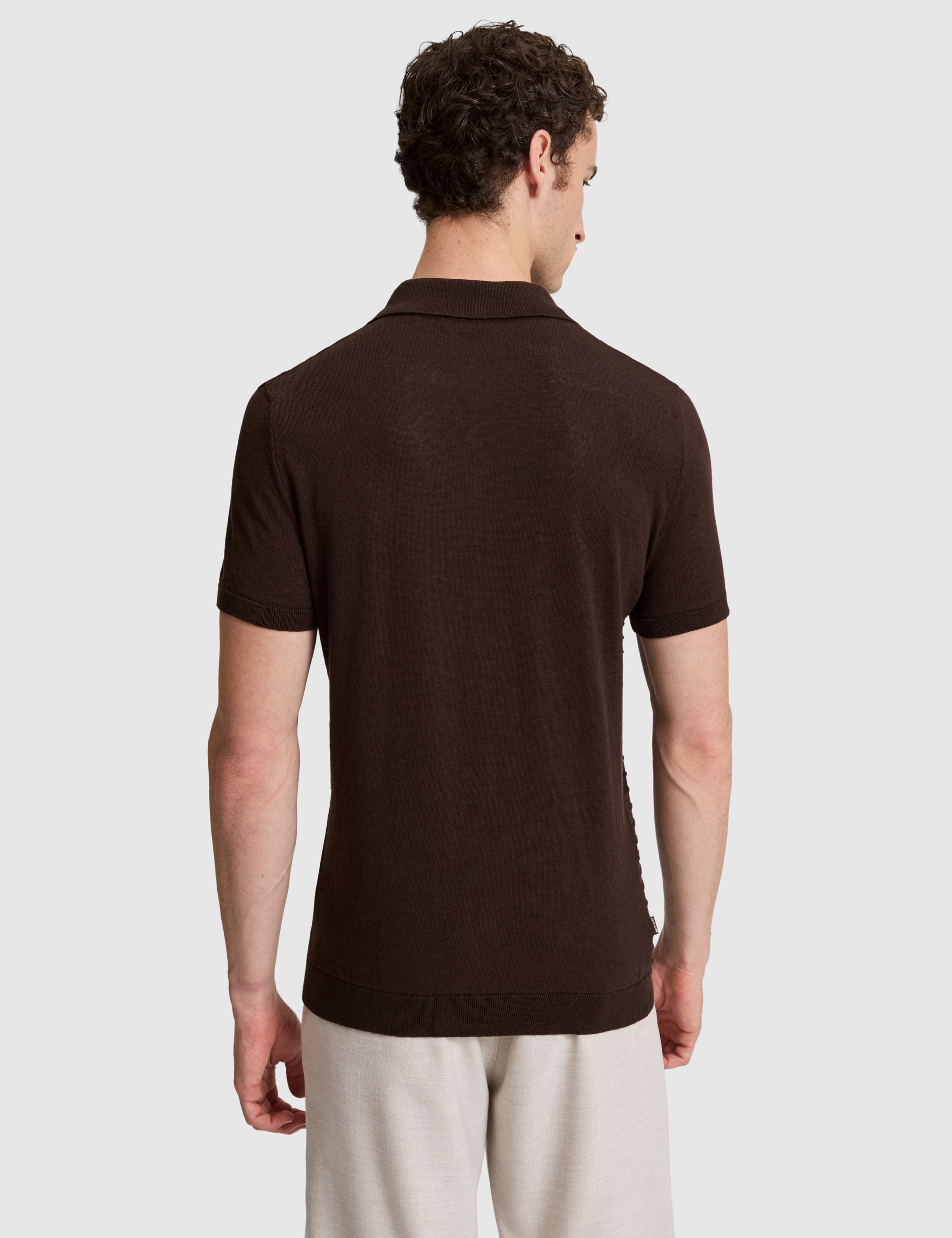 Koyu Kahverengi Slim Fit Keten Karışımlı Apaş Yaka Triko Tişört